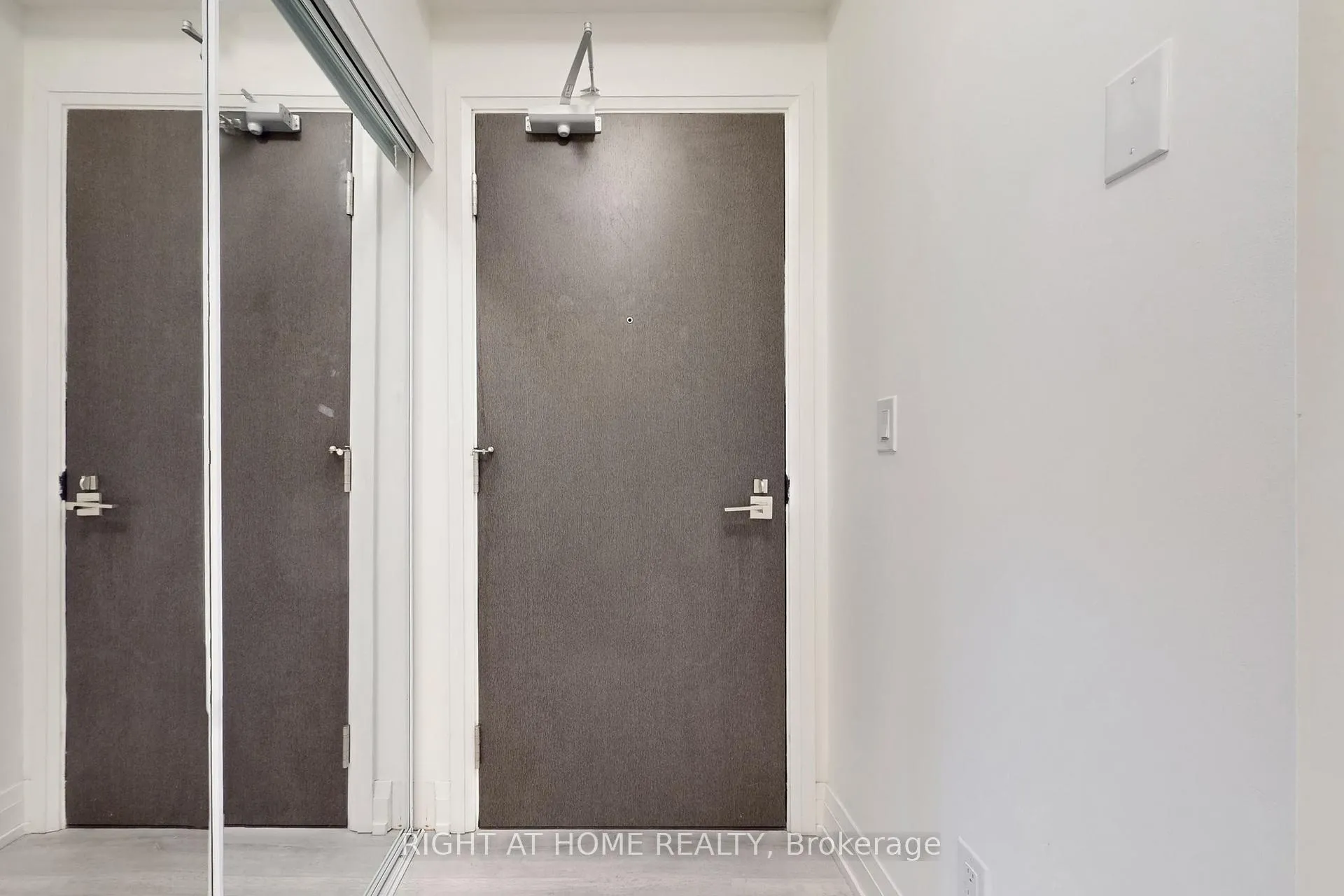 Photo 4 of 3700 Highway 7 Road, Vaughan, Vaughan Corporate Centre — HOMEH