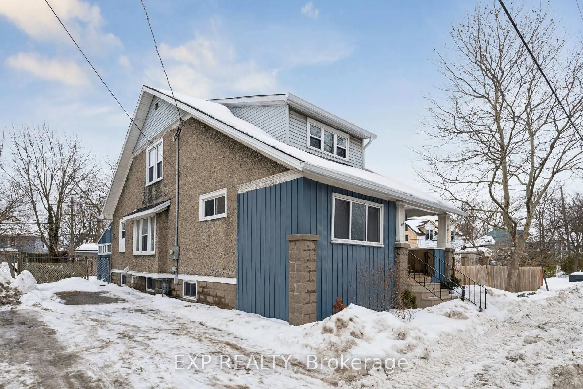 Photo 3 of 369 Glendale Avenue, St. Catharines, Secord Woods — HOMEH
