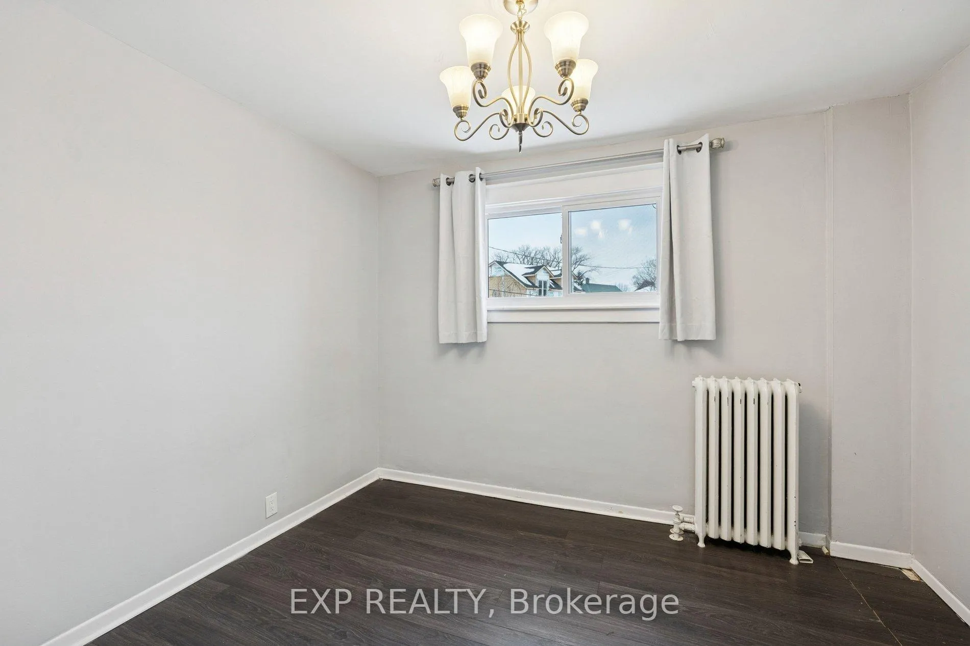 Photo 13 of 369 Glendale Avenue, St. Catharines, Secord Woods — HOMEH
