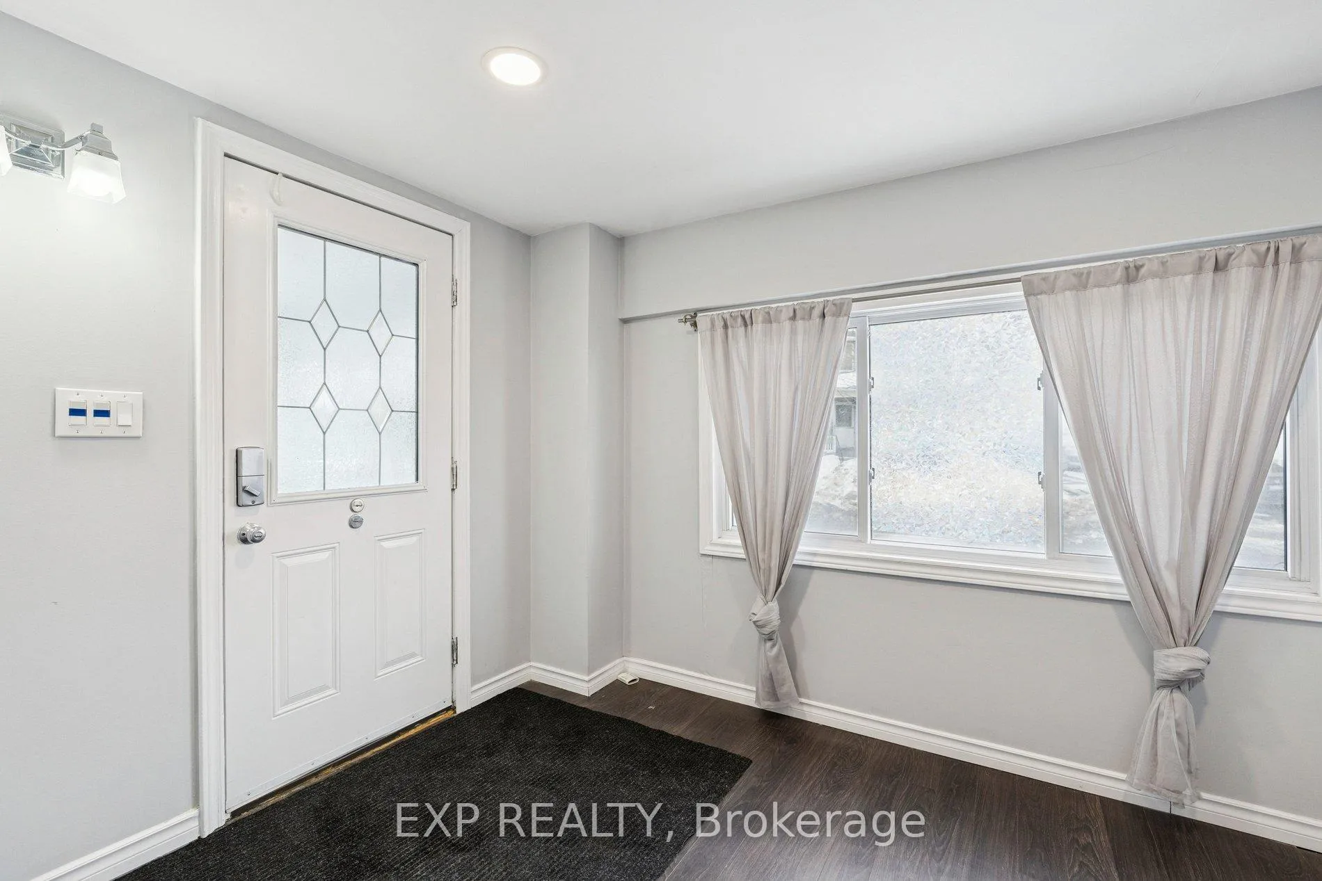 Photo 19 of 369 Glendale Avenue, St. Catharines, Secord Woods — HOMEH