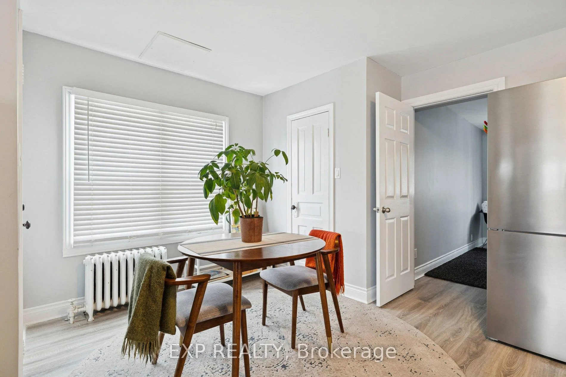 Photo 24 of 369 Glendale Avenue, St. Catharines, Secord Woods — HOMEH