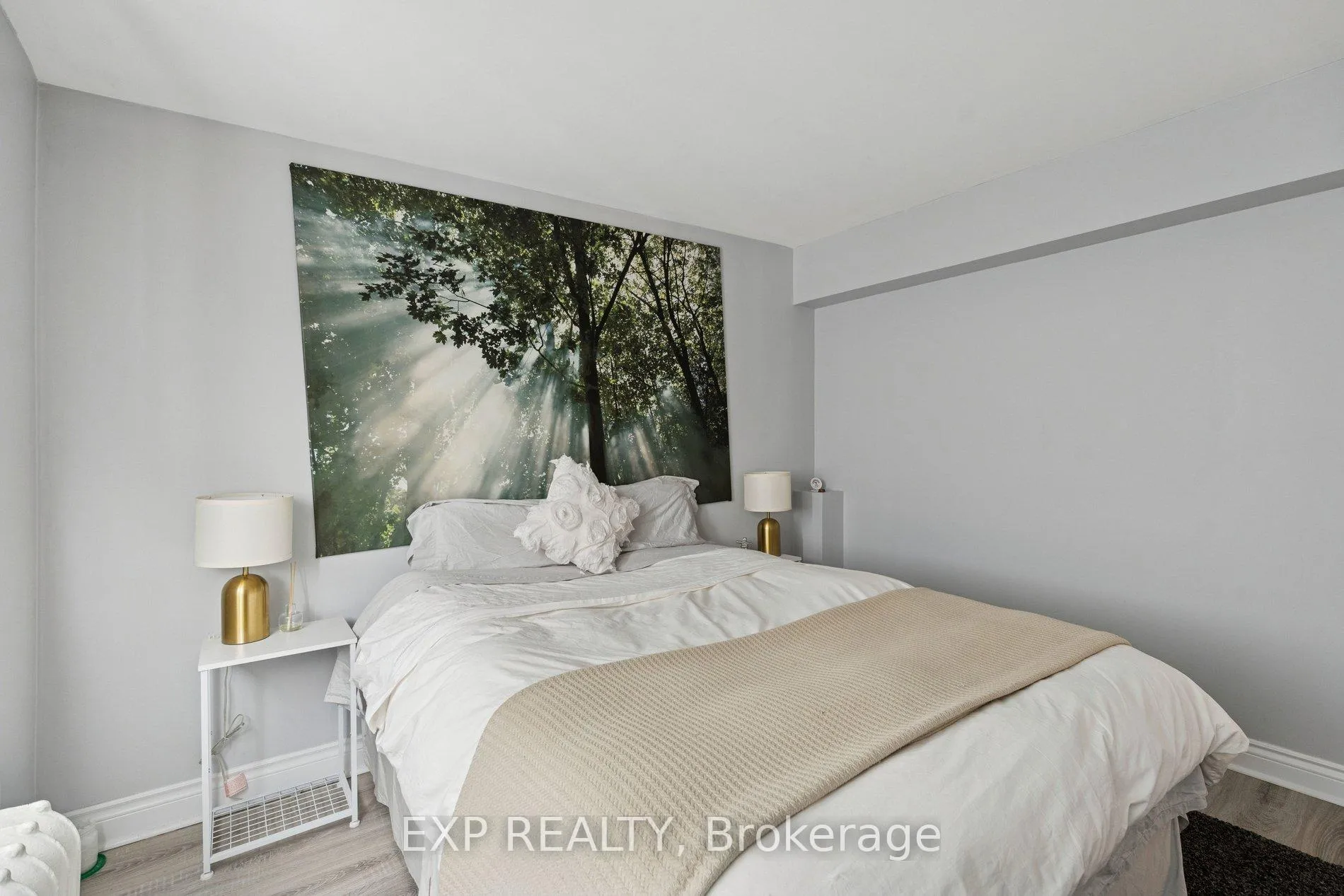 Photo 27 of 369 Glendale Avenue, St. Catharines, Secord Woods — HOMEH