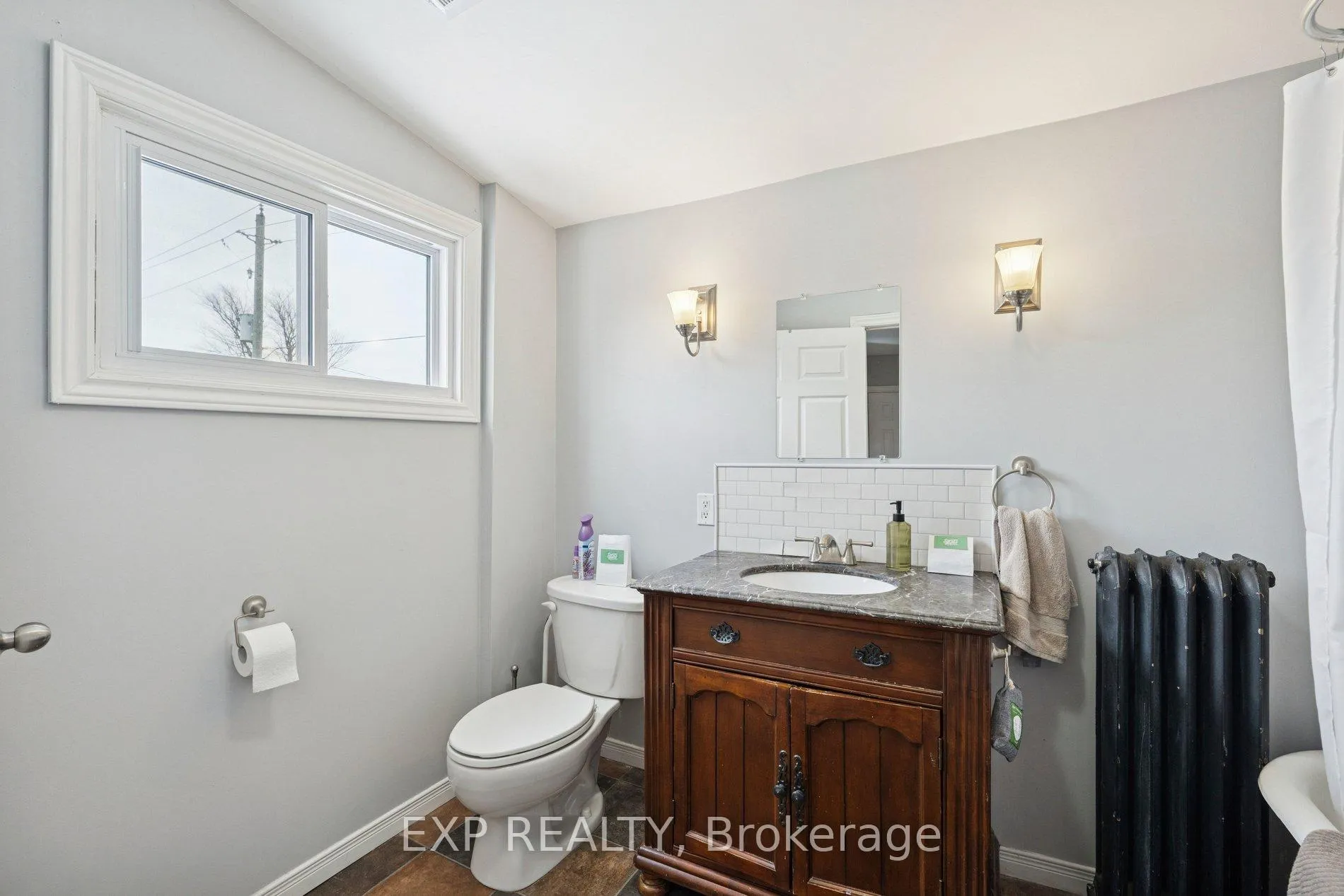 Photo 29 of 369 Glendale Avenue, St. Catharines, Secord Woods — HOMEH
