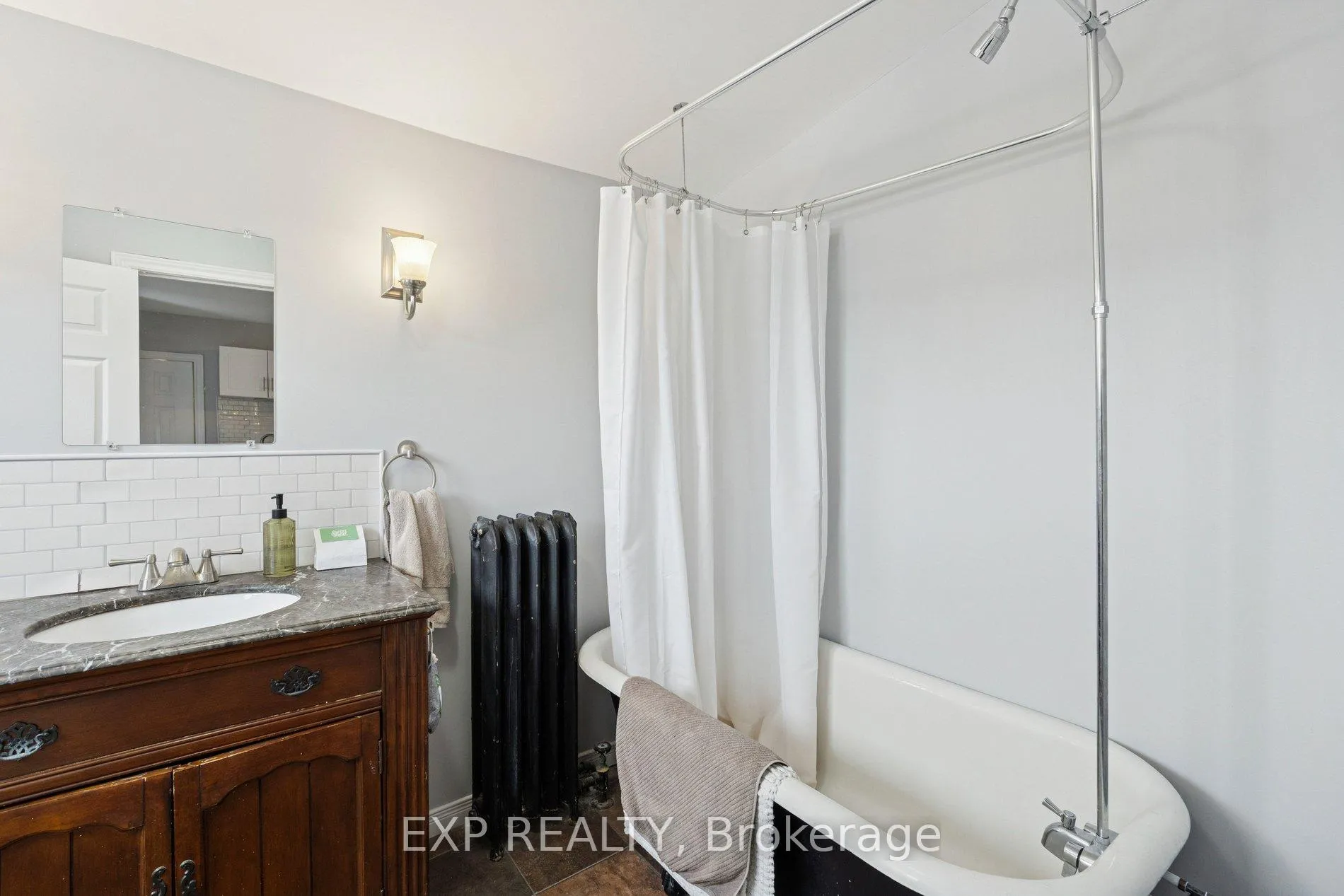 Photo 30 of 369 Glendale Avenue, St. Catharines, Secord Woods — HOMEH