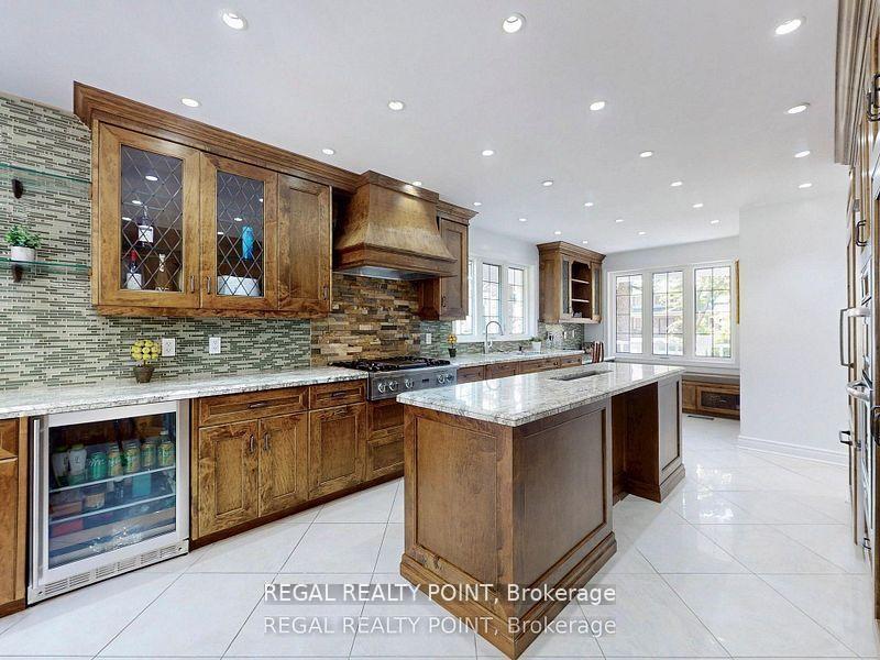 Photo 8 of 12 Fairway Heights Crescent, Markham, Bayview Fairway-Bayview Country Club Estates — HOMEH