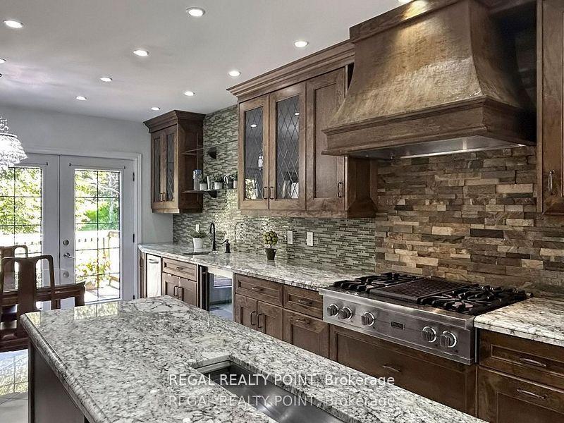 Photo 9 of 12 Fairway Heights Crescent, Markham, Bayview Fairway-Bayview Country Club Estates — HOMEH