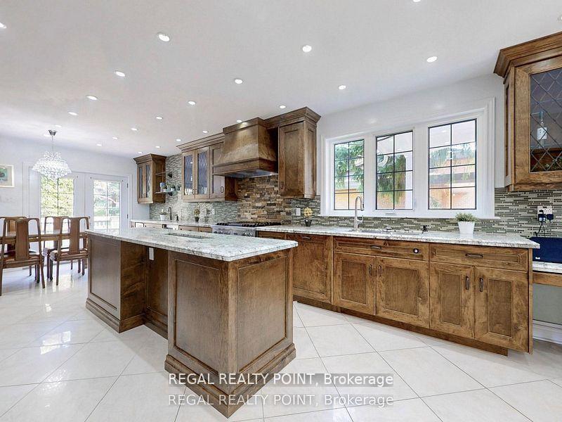 Photo 10 of 12 Fairway Heights Crescent, Markham, Bayview Fairway-Bayview Country Club Estates — HOMEH