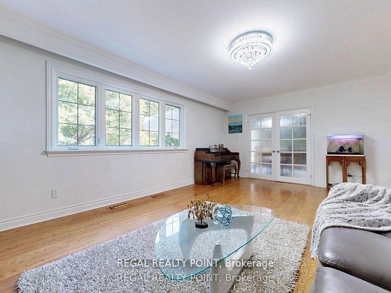 Photo 13 of 12 Fairway Heights Crescent, Markham, Bayview Fairway-Bayview Country Club Estates — HOMEH