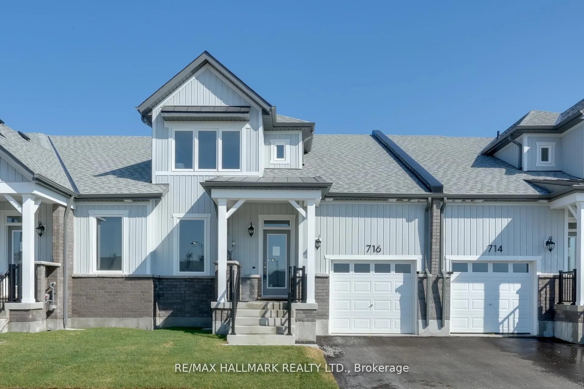 Photo 1 of 716 Keast Place, Innisfil, Rural Innisfil — HOMEH
