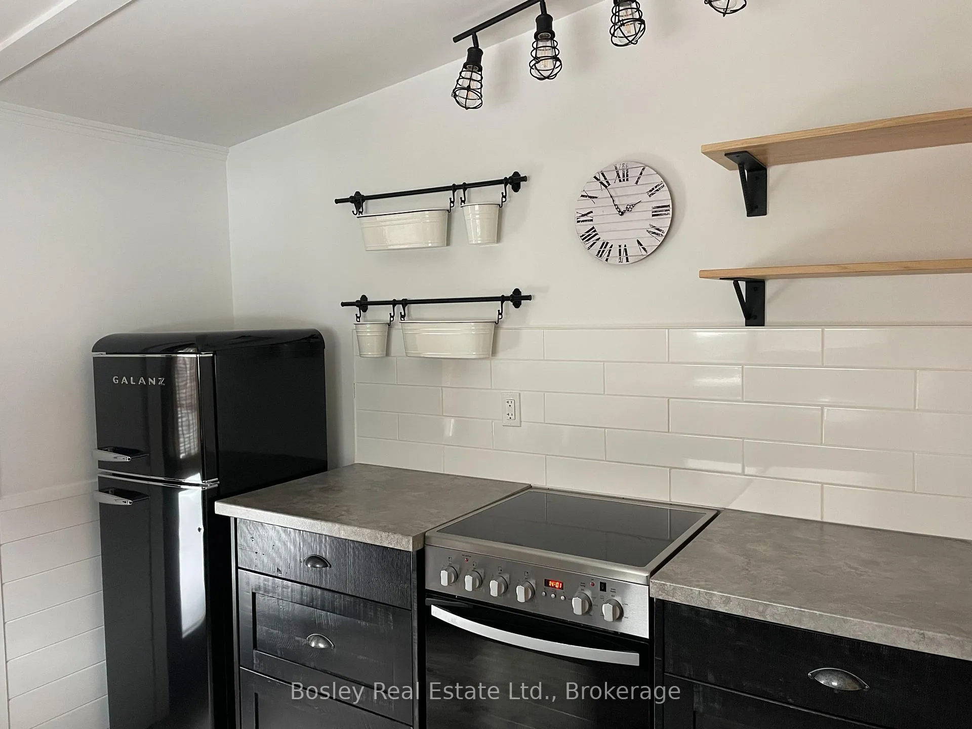 Photo 11 of 41 Bruce Street, Blue Mountains — HOMEH