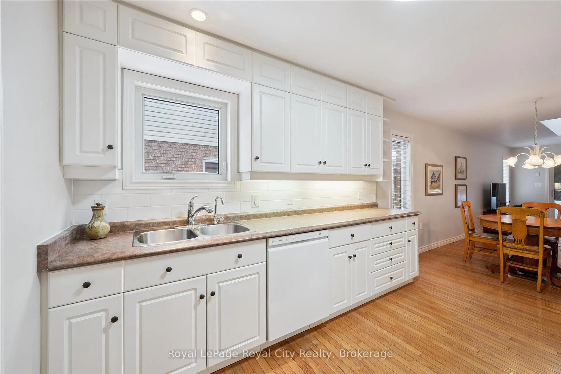 Photo 10 of 67 White Pine Way, Guelph, Village By The Arboretum — HOMEH