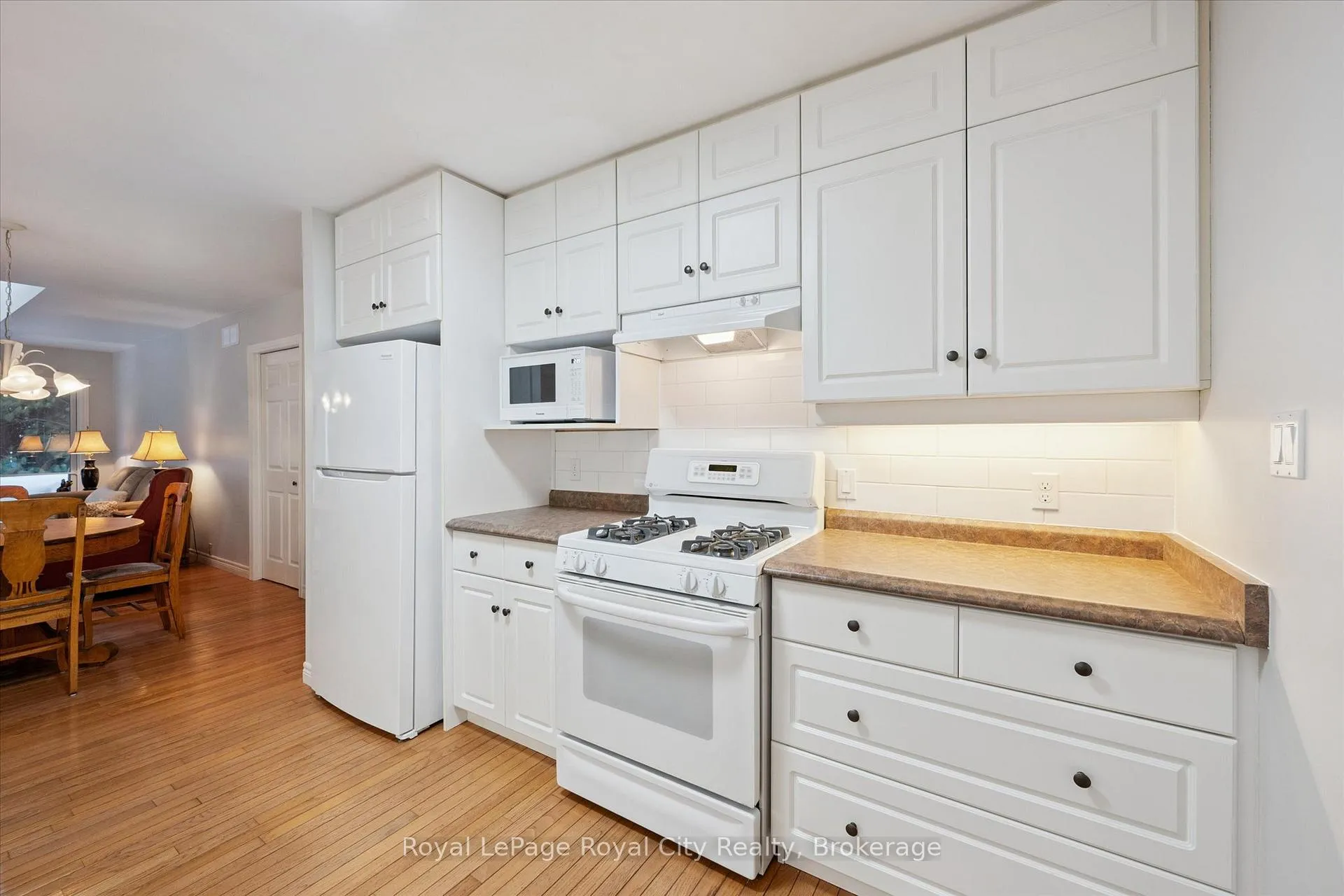 Photo 13 of 67 White Pine Way, Guelph, Village By The Arboretum — HOMEH