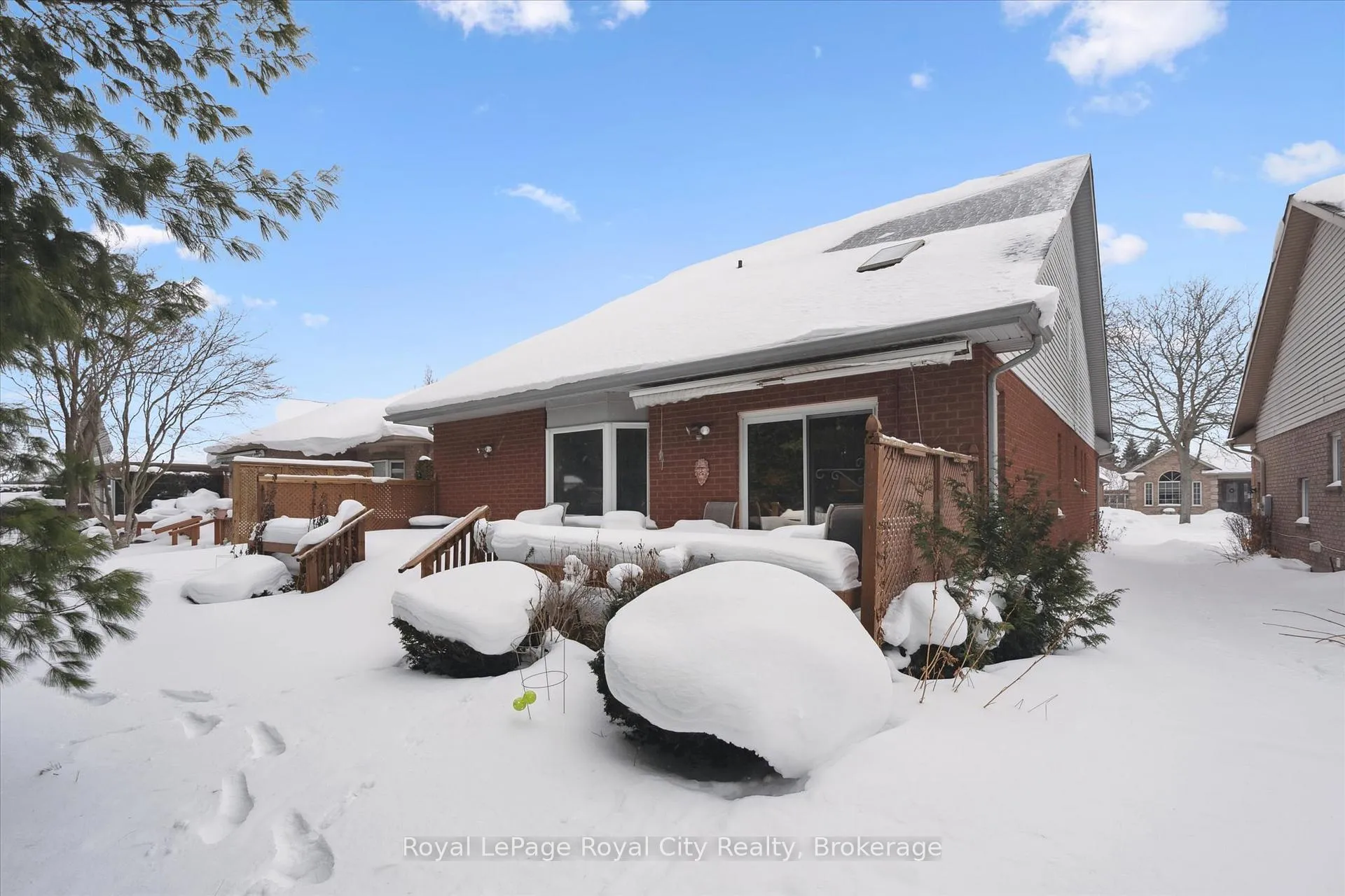 Photo 37 of 67 White Pine Way, Guelph, Village By The Arboretum — HOMEH