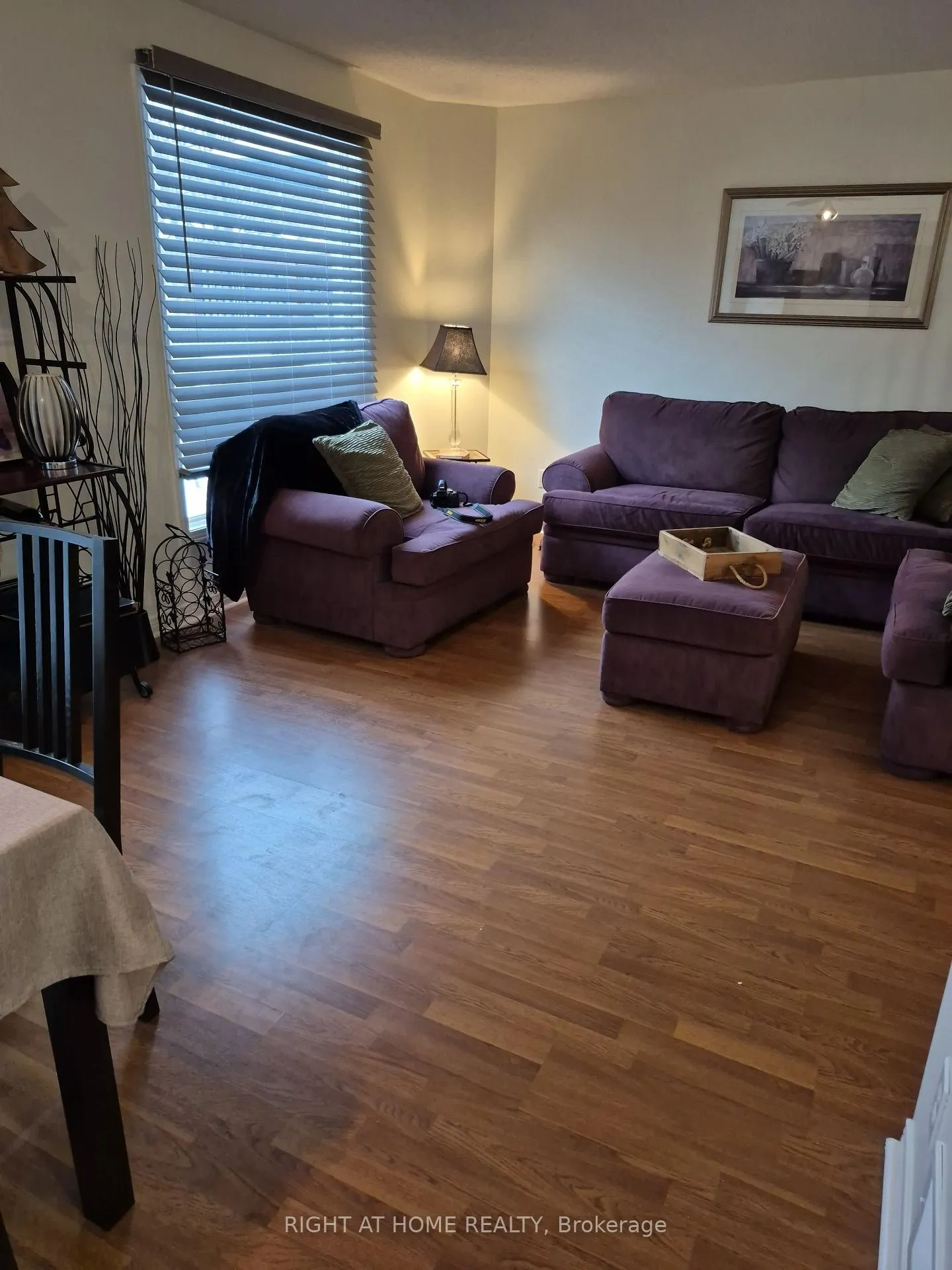 Photo 8 of 176 Avondale Drive, Clarington, Courtice — HOMEH