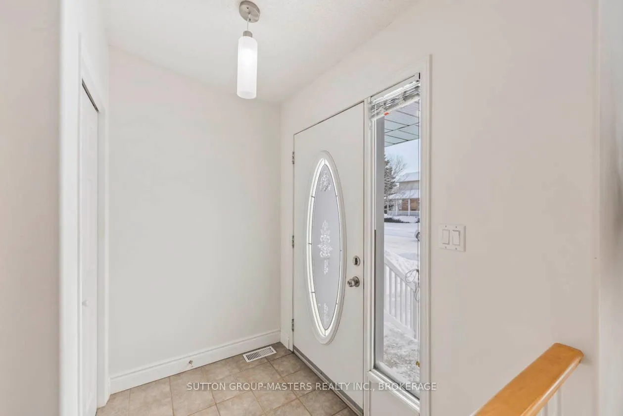 Photo 5 of 500 Freeman Crescent, Kingston, Kingston East (Incl Barret Crt) — HOMEH