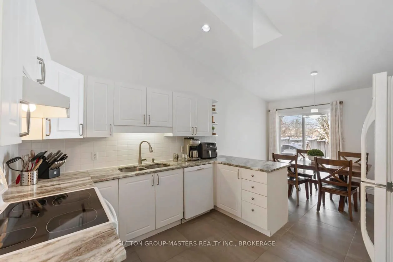 Photo 11 of 500 Freeman Crescent, Kingston, Kingston East (Incl Barret Crt) — HOMEH