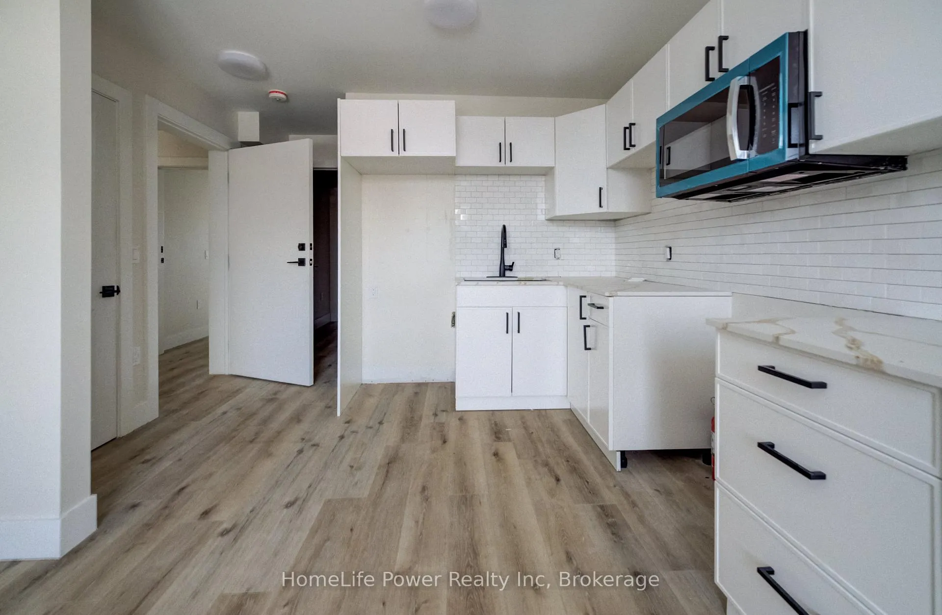 Photo 5 of Unit 3, 22 Grant Avenue, Hamilton, Landsdale — HOMEH