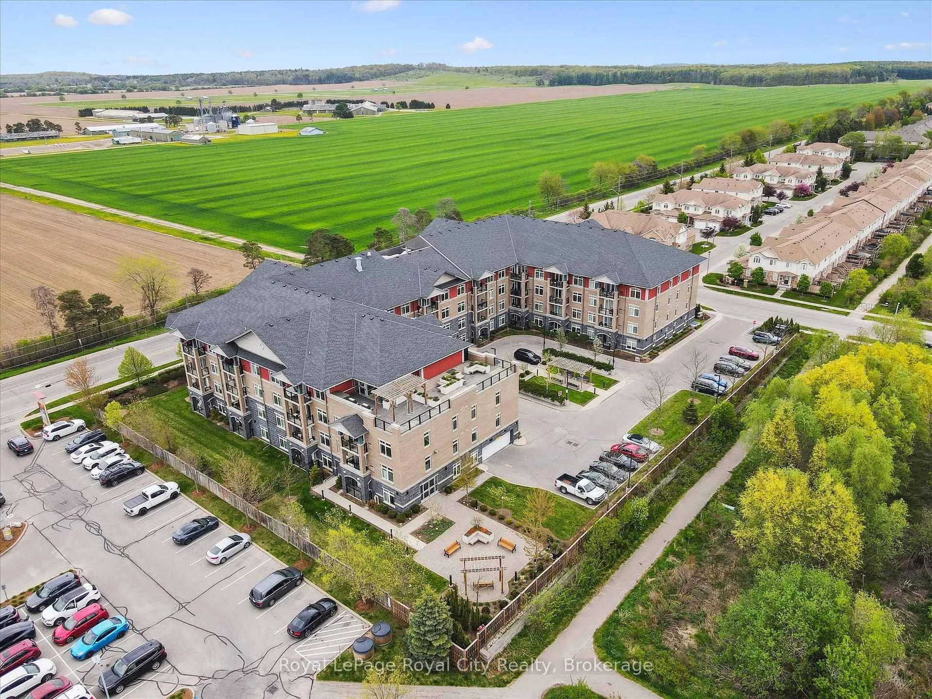 Photo 4 of Unit 202, 106 Bard Boulevard, Guelph, Pineridge/Westminster Woods — HOMEH