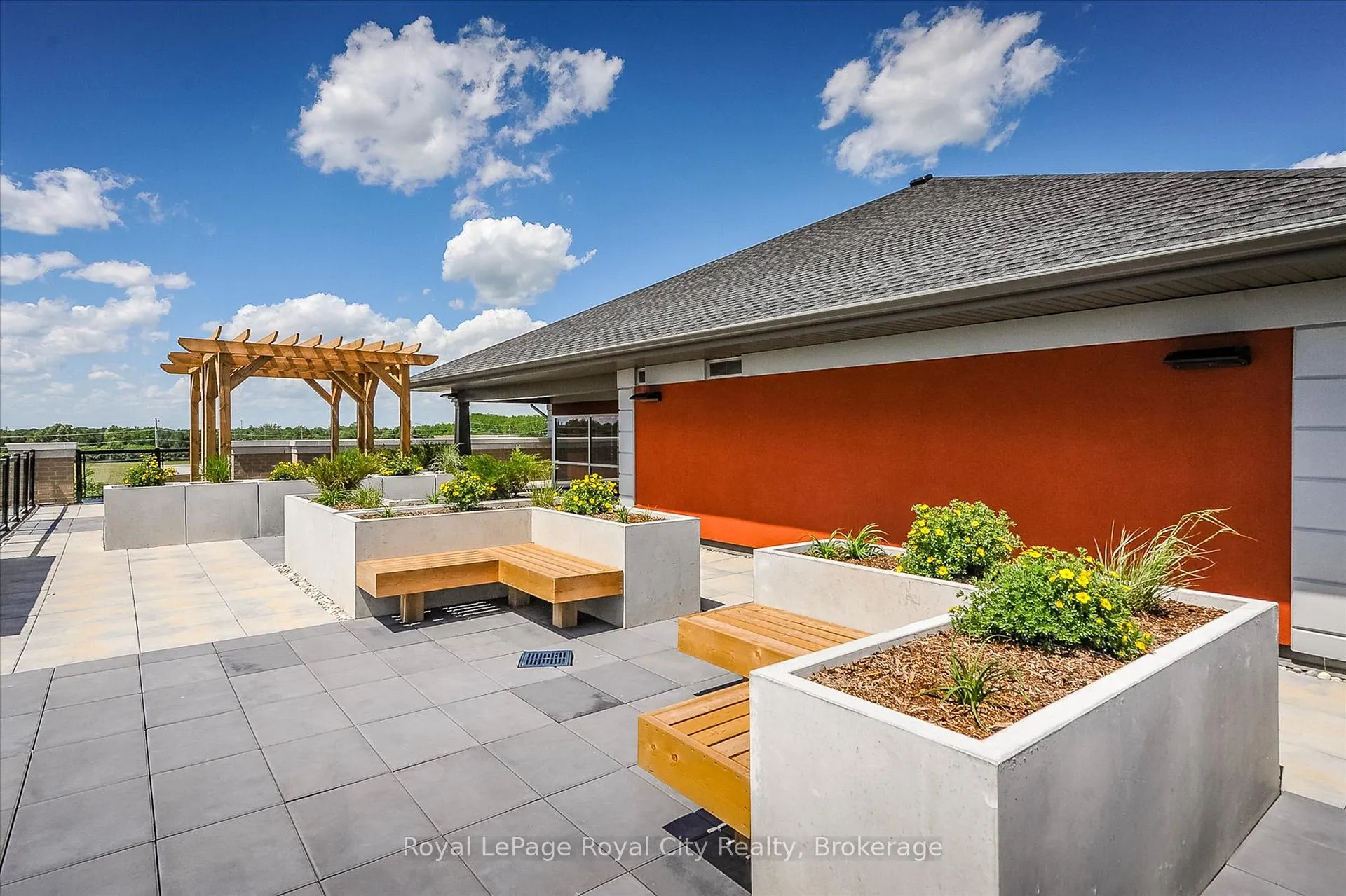Photo 45 of Unit 202, 106 Bard Boulevard, Guelph, Pineridge/Westminster Woods — HOMEH