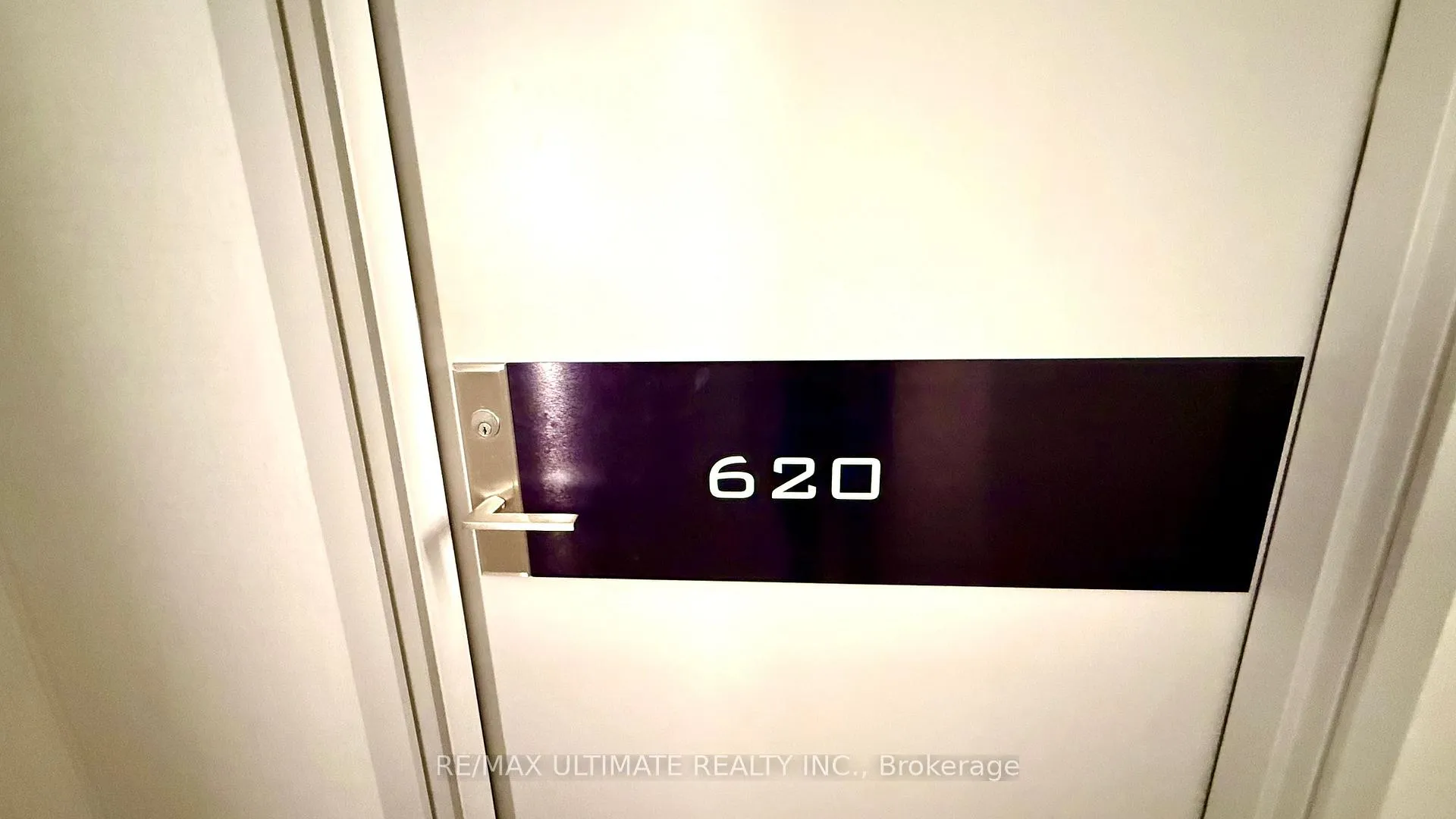 Photo 6 of Unit 620, 33 Helendale Avenue, Toronto, Yonge-Eglinton — HOMEH