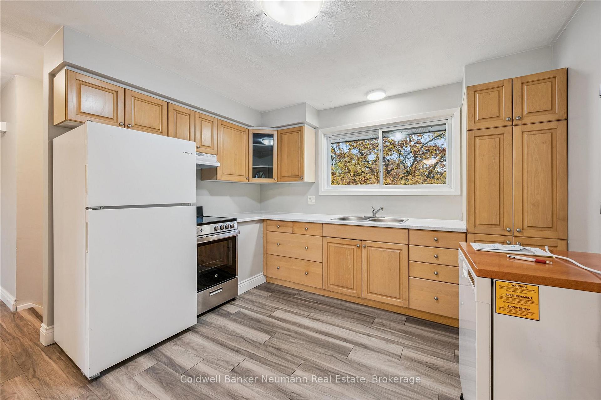 Photo 13 of 127 Avon Road, Kitchener — HOMEH