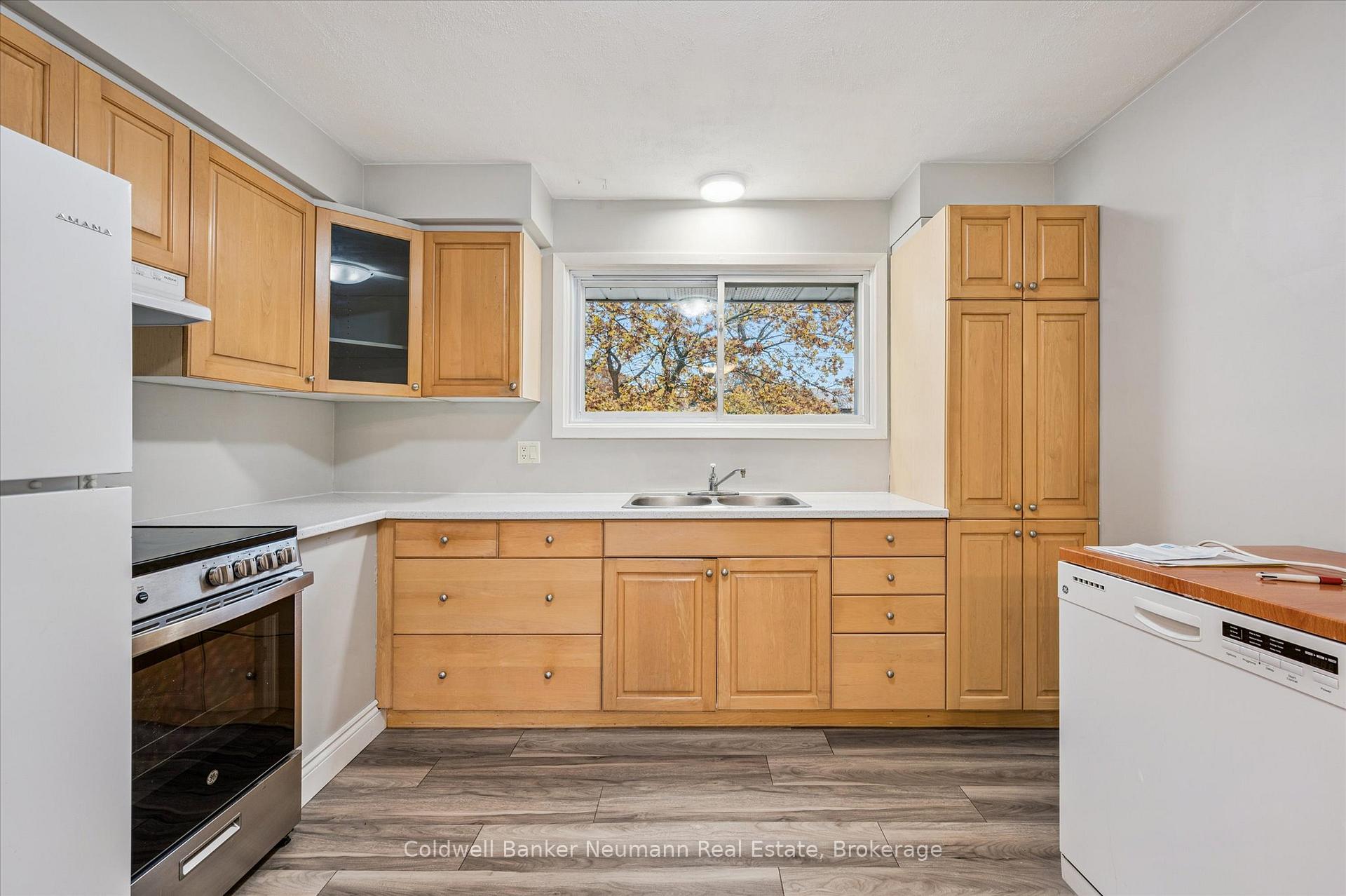 Photo 14 of 127 Avon Road, Kitchener — HOMEH