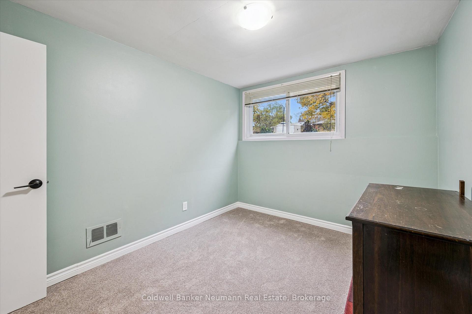 Photo 19 of 127 Avon Road, Kitchener — HOMEH