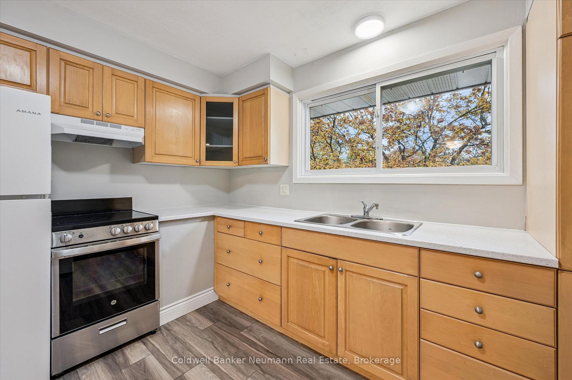 Photo 25 of 127 Avon Road, Kitchener — HOMEH