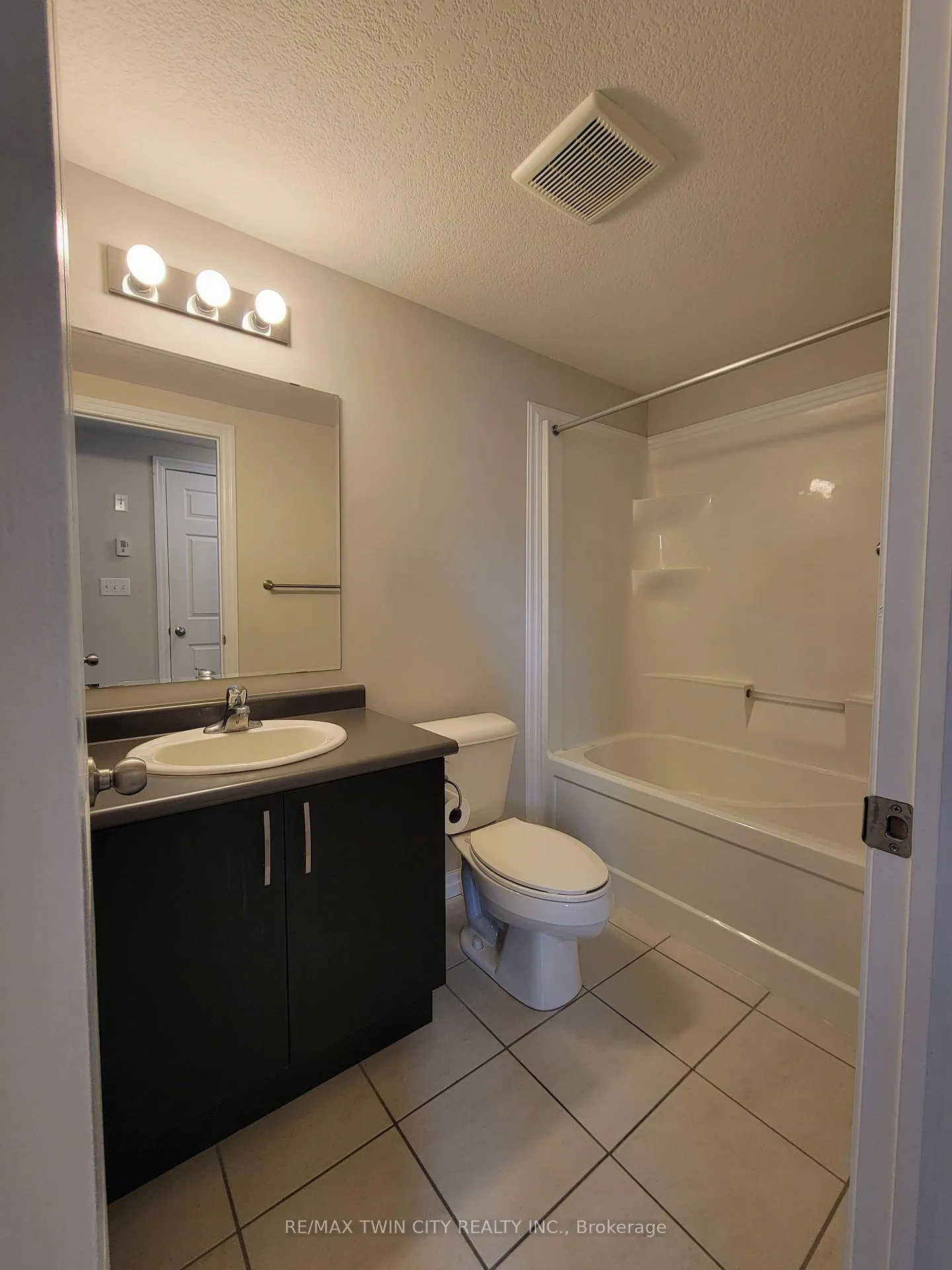 Photo 6 of Unit 18A, 388 Old Huron Road, Waterloo — HOMEH