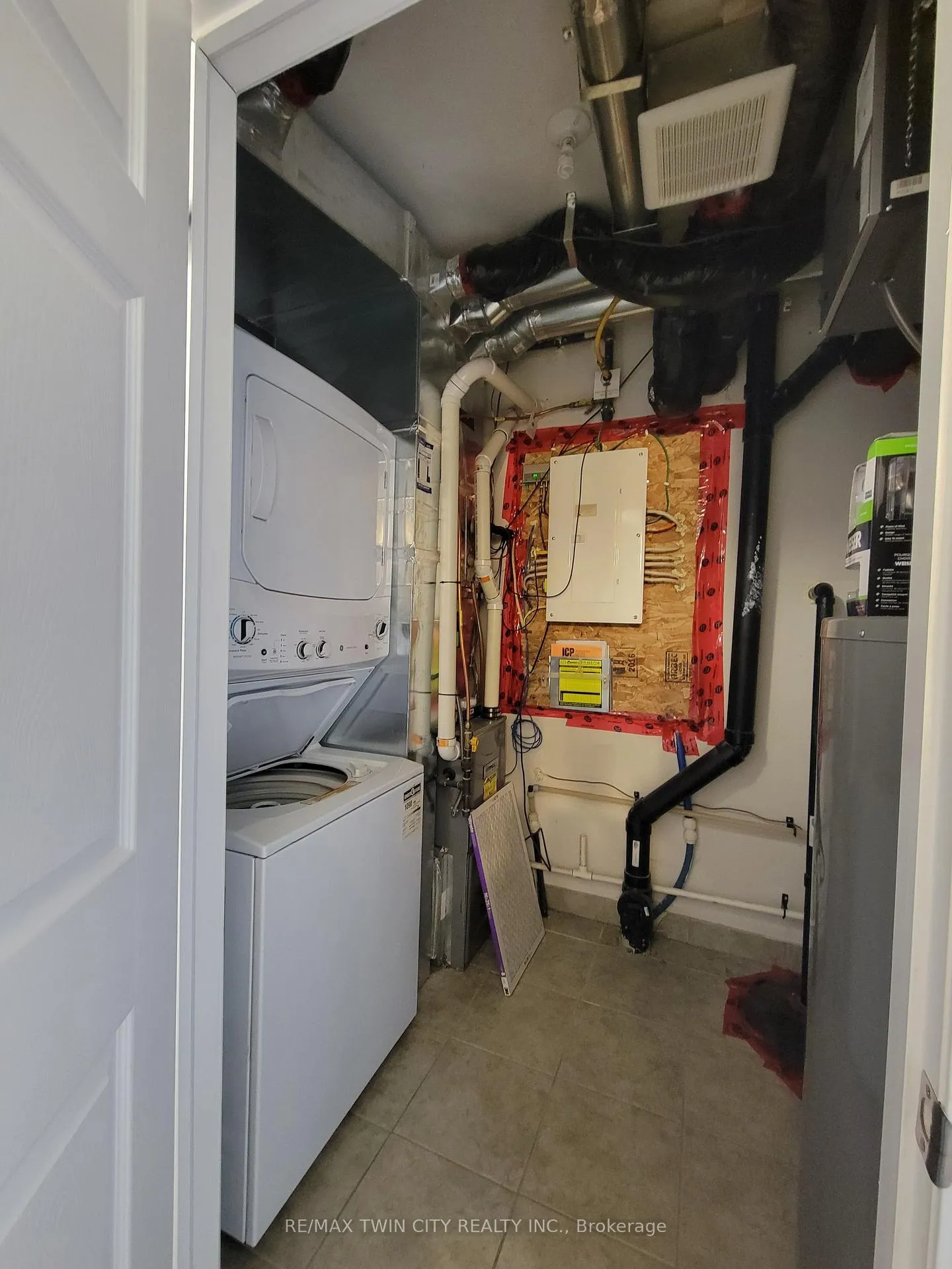 Photo 9 of Unit 18A, 388 Old Huron Road, Waterloo — HOMEH