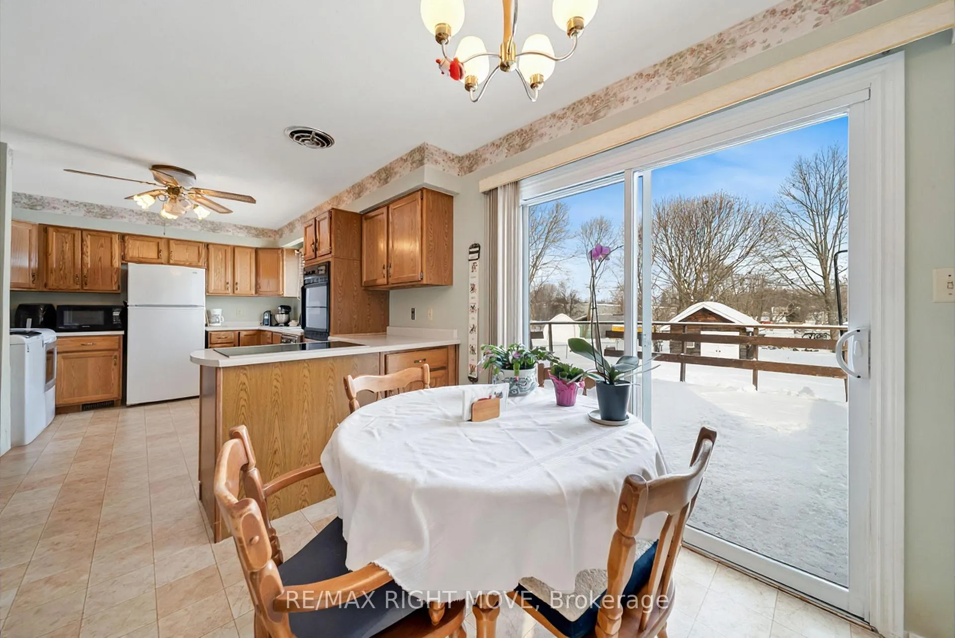 Photo 10 of 494 High Street, Orillia — HOMEH