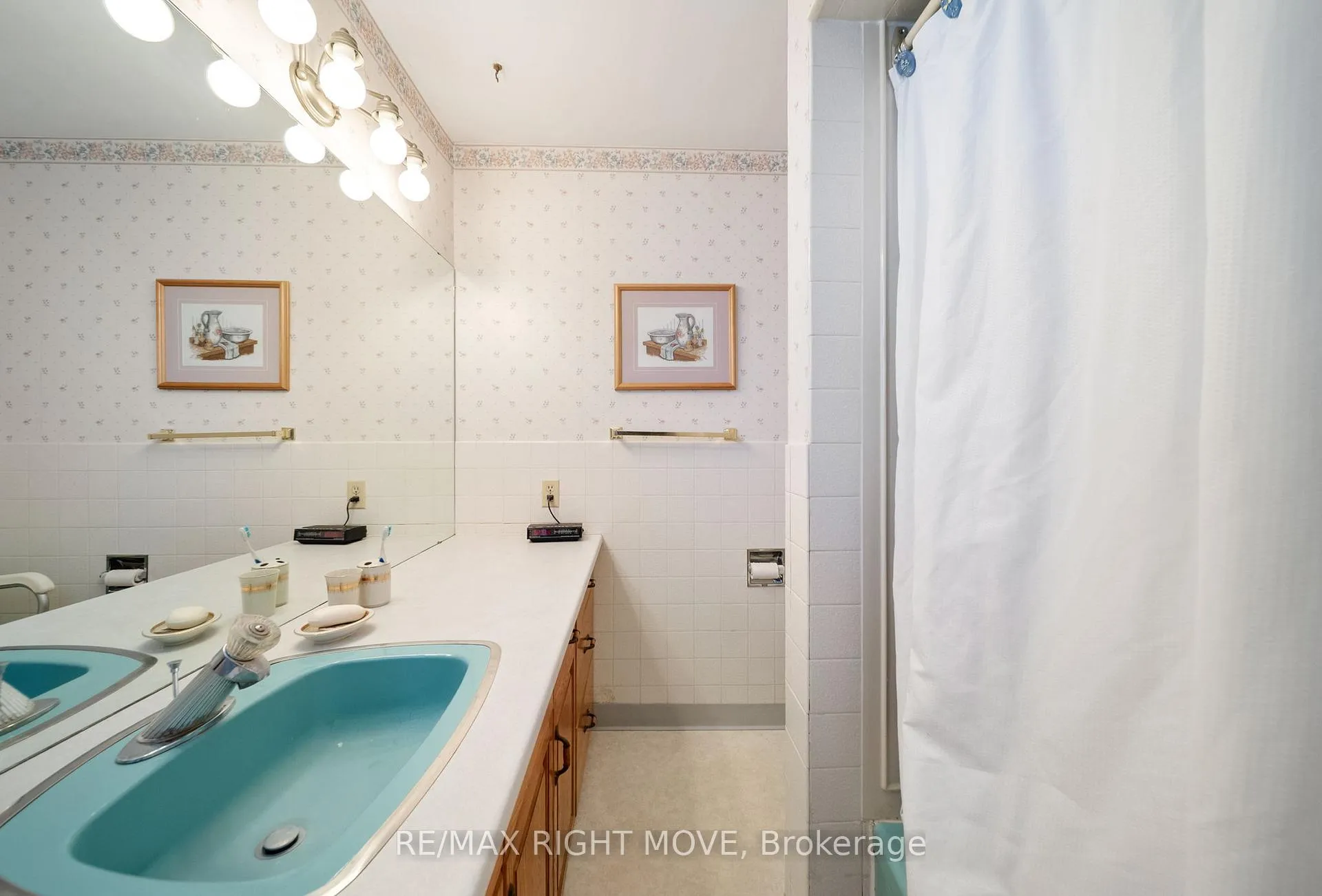 Photo 11 of 494 High Street, Orillia — HOMEH