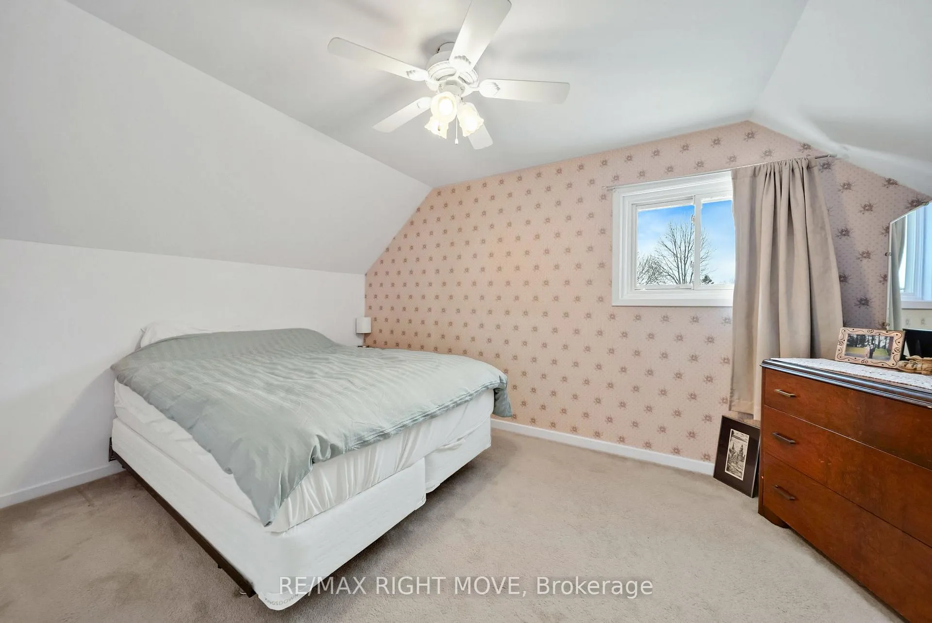 Photo 13 of 494 High Street, Orillia — HOMEH