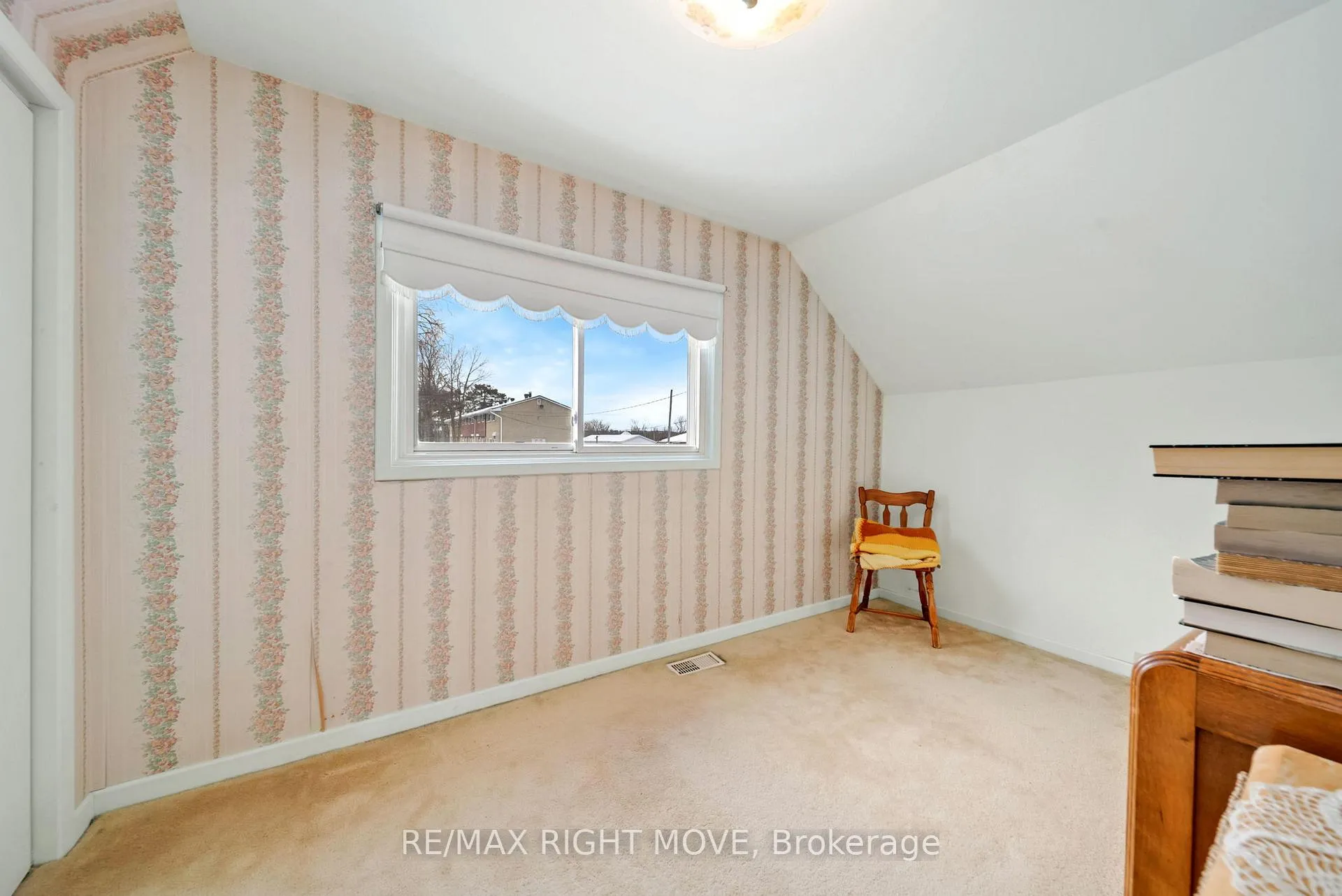 Photo 14 of 494 High Street, Orillia — HOMEH