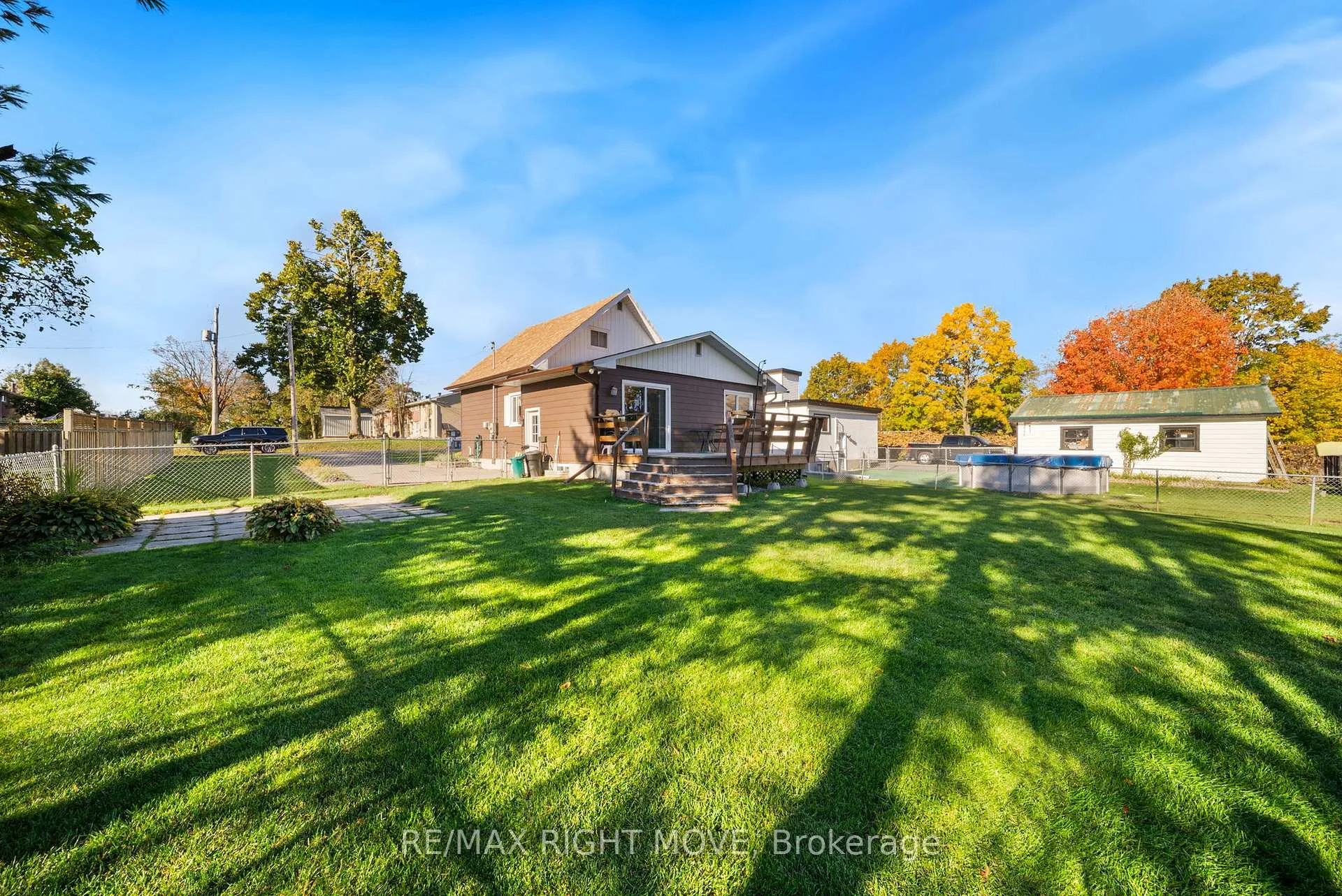Photo 18 of 494 High Street, Orillia — HOMEH