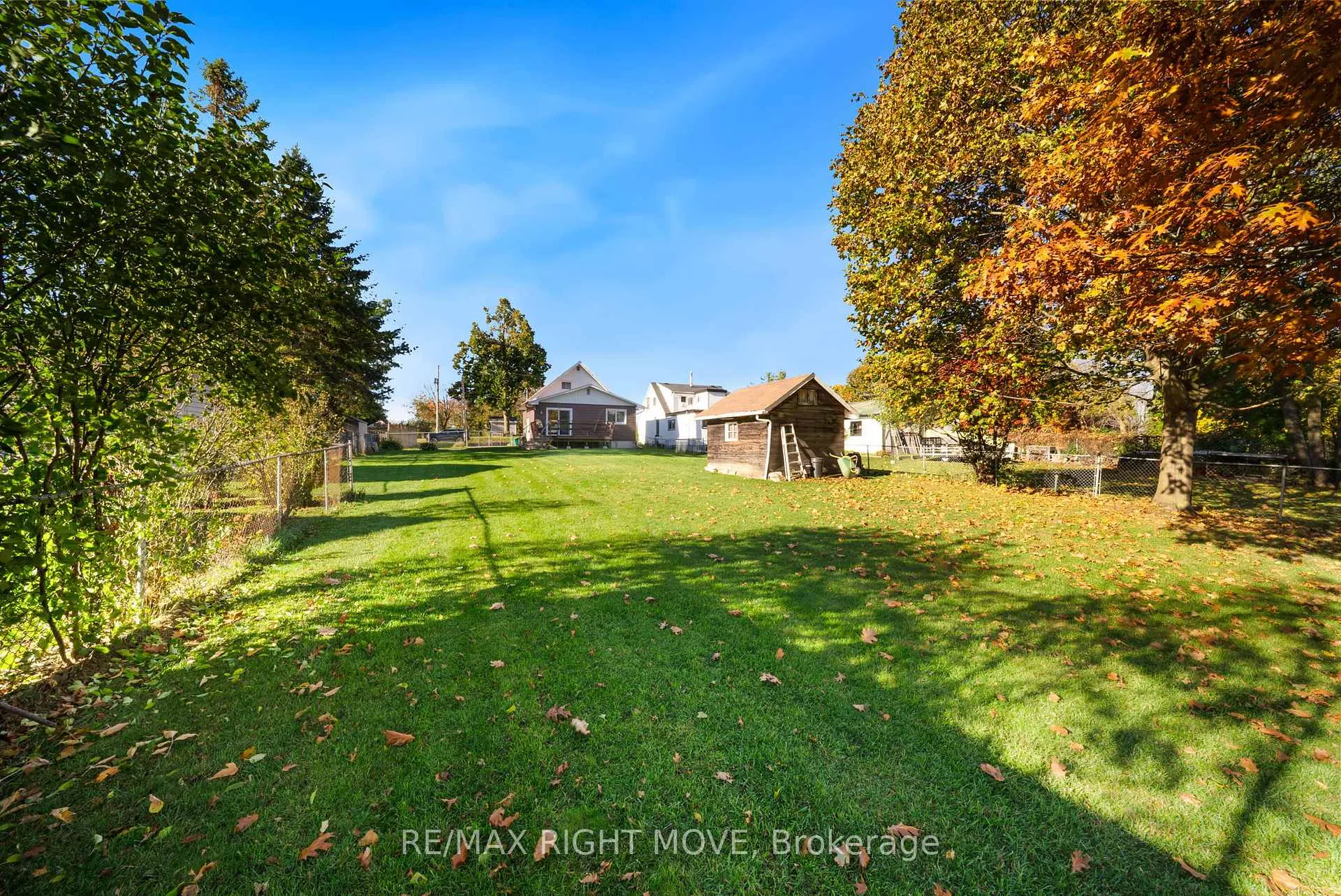 Photo 21 of 494 High Street, Orillia — HOMEH