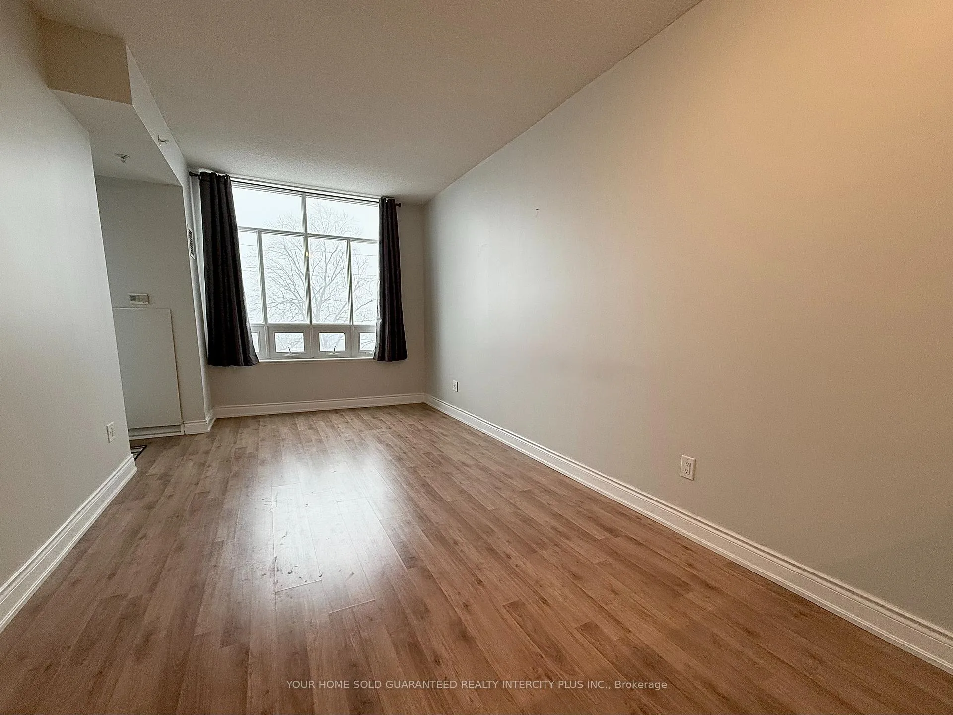 Photo 14 of Unit 310, 2396 Major MacKenzie Drive, Vaughan, Maple — HOMEH