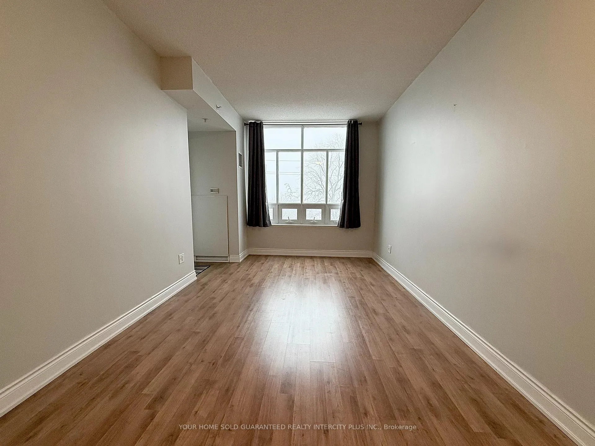 Photo 15 of Unit 310, 2396 Major MacKenzie Drive, Vaughan, Maple — HOMEH