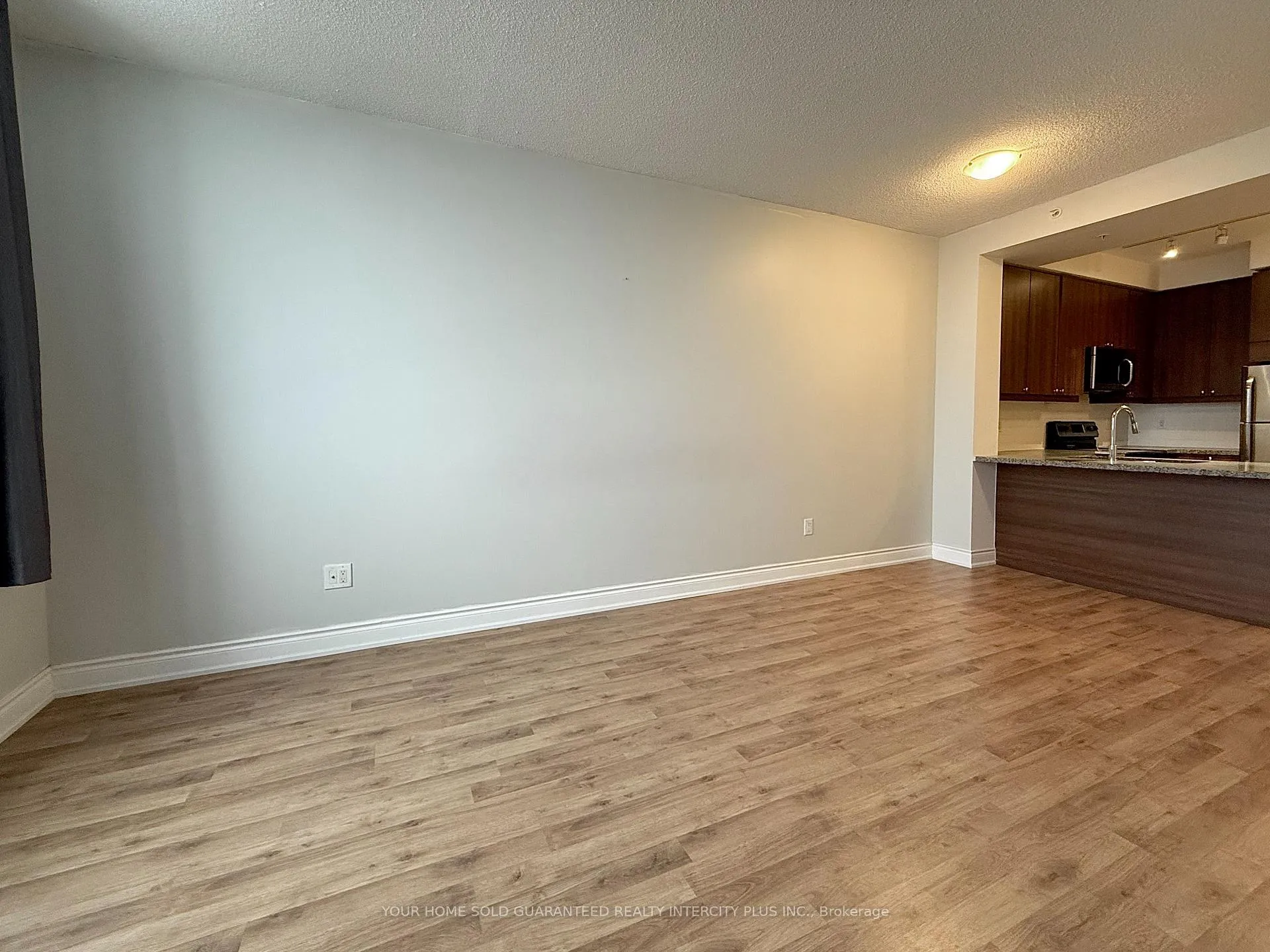 Photo 16 of Unit 310, 2396 Major MacKenzie Drive, Vaughan, Maple — HOMEH