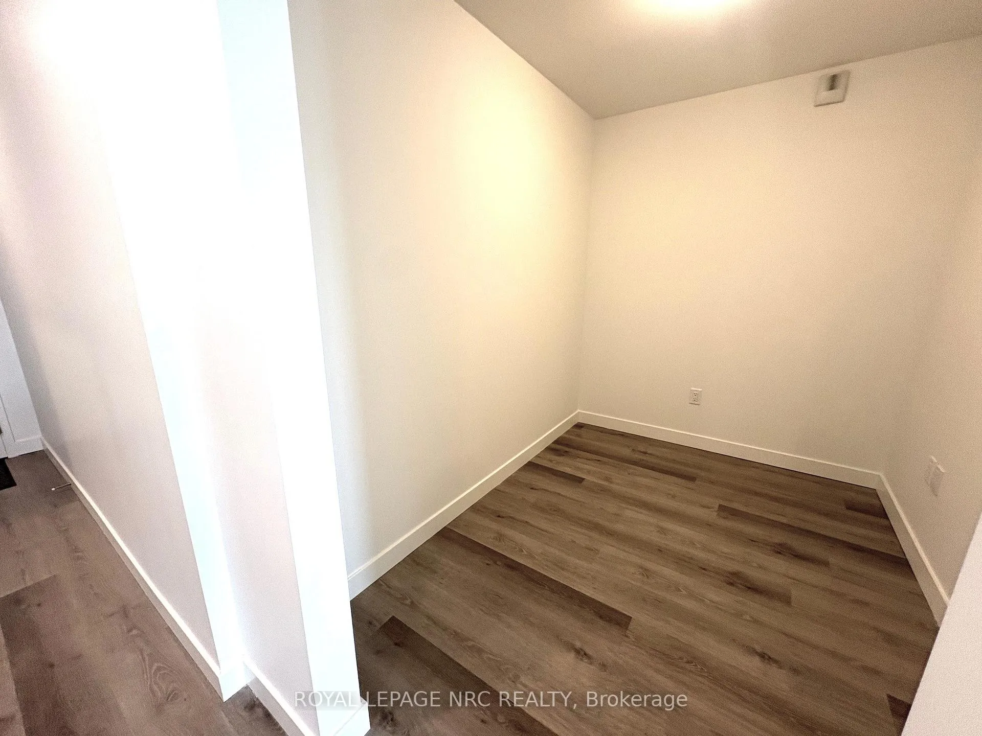 Photo 15 of Unit 227, 461 Green Road, Hamilton, Lakeshore — HOMEH