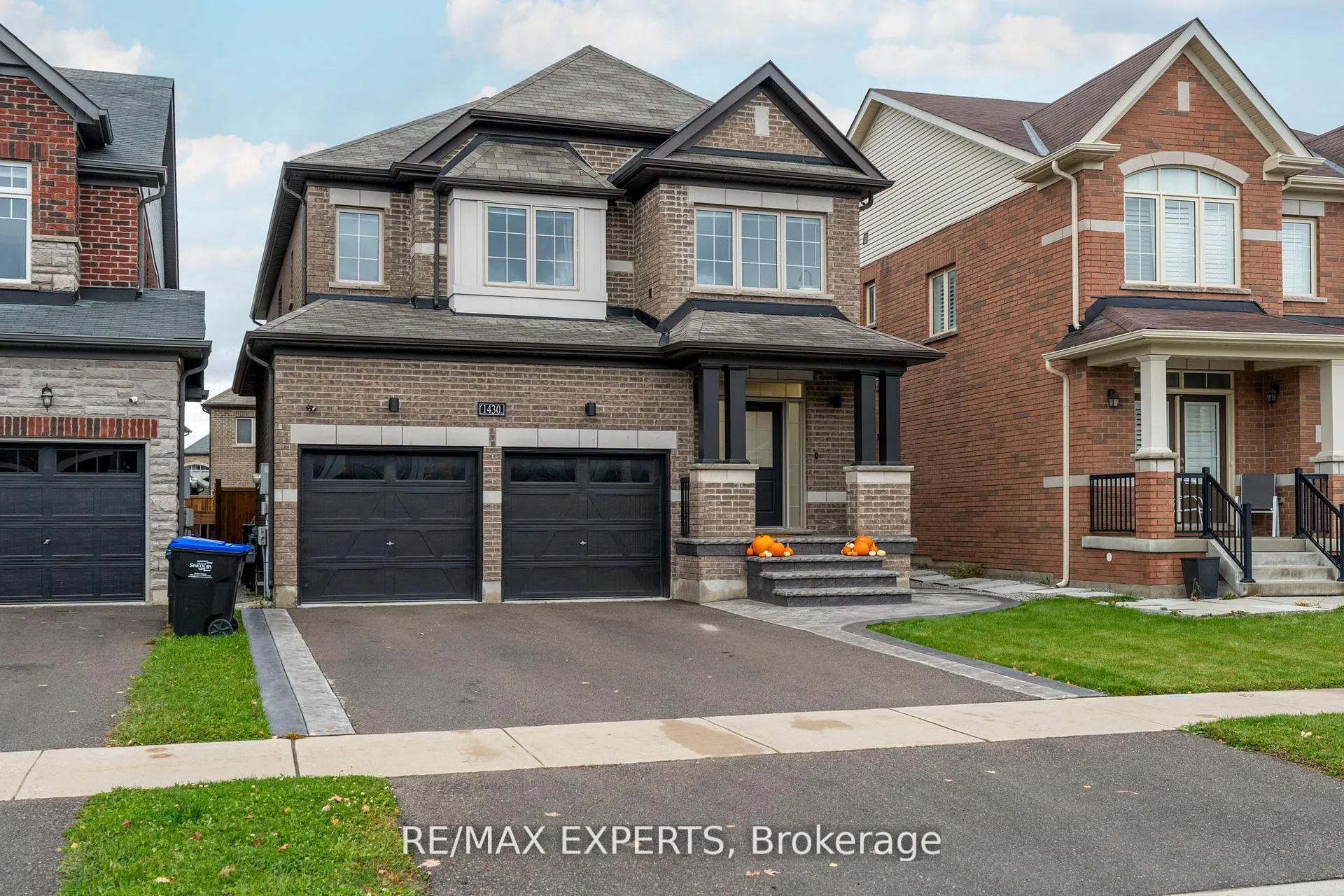 Photo 2 of 1430 Farrow Crescent, Innisfil, Alcona — HOMEH