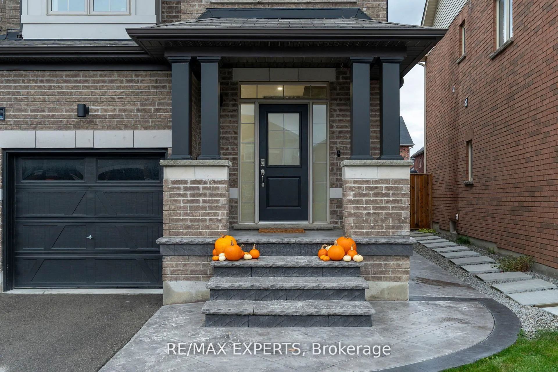 Photo 3 of 1430 Farrow Crescent, Innisfil, Alcona — HOMEH