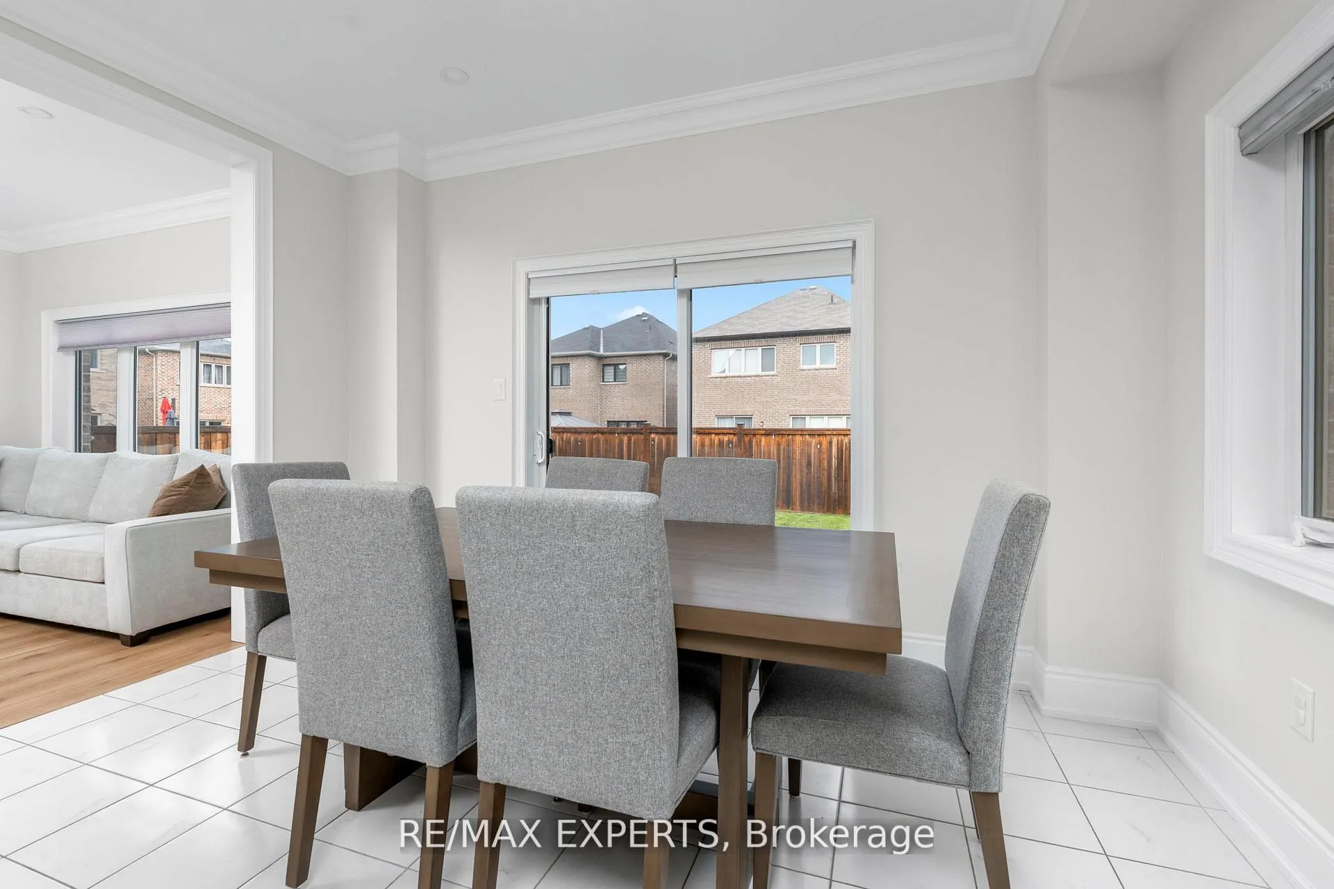 Photo 11 of 1430 Farrow Crescent, Innisfil, Alcona — HOMEH