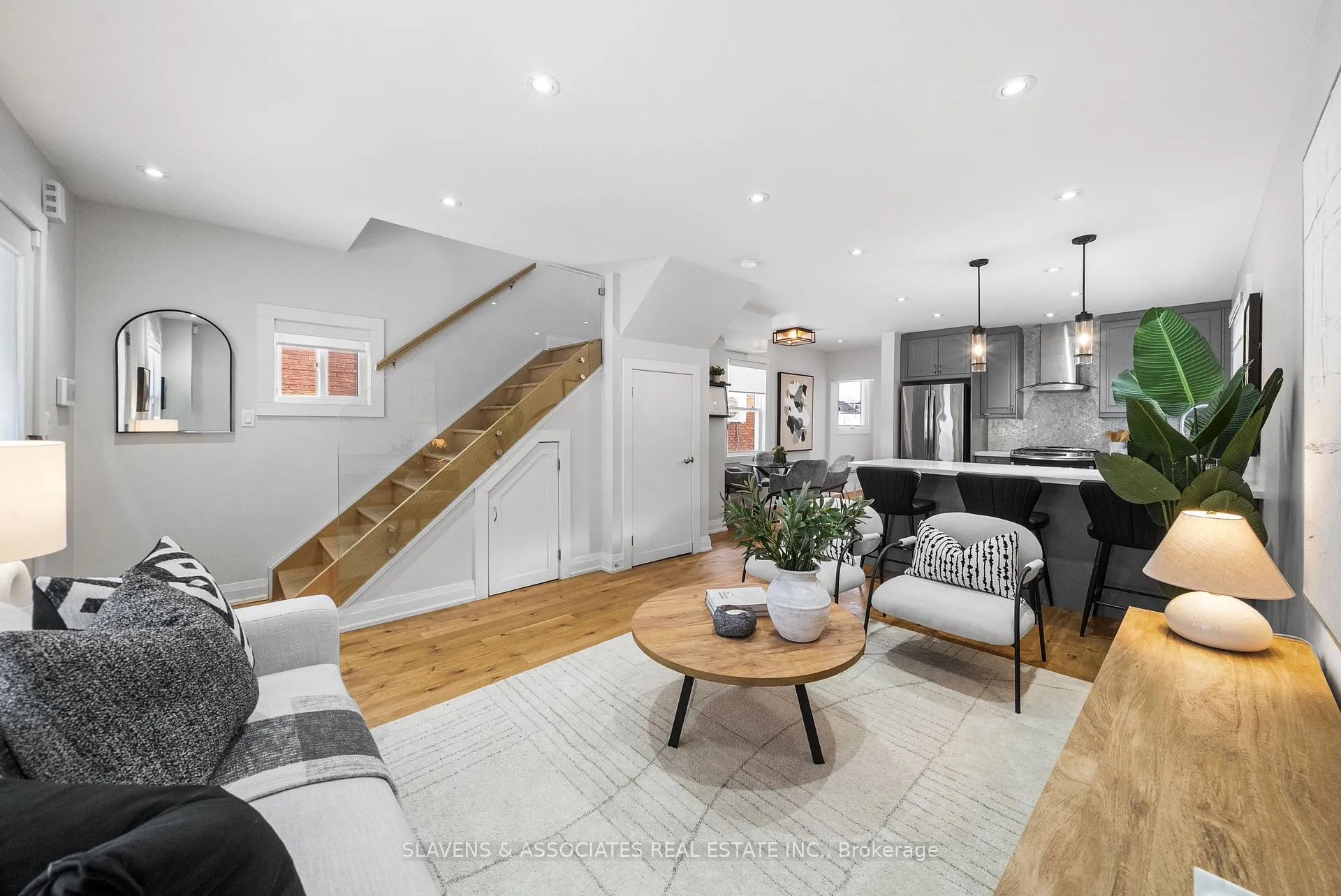 Photo 5 of 15 Ashbury Avenue, Toronto, Oakwood Village — HOMEH
