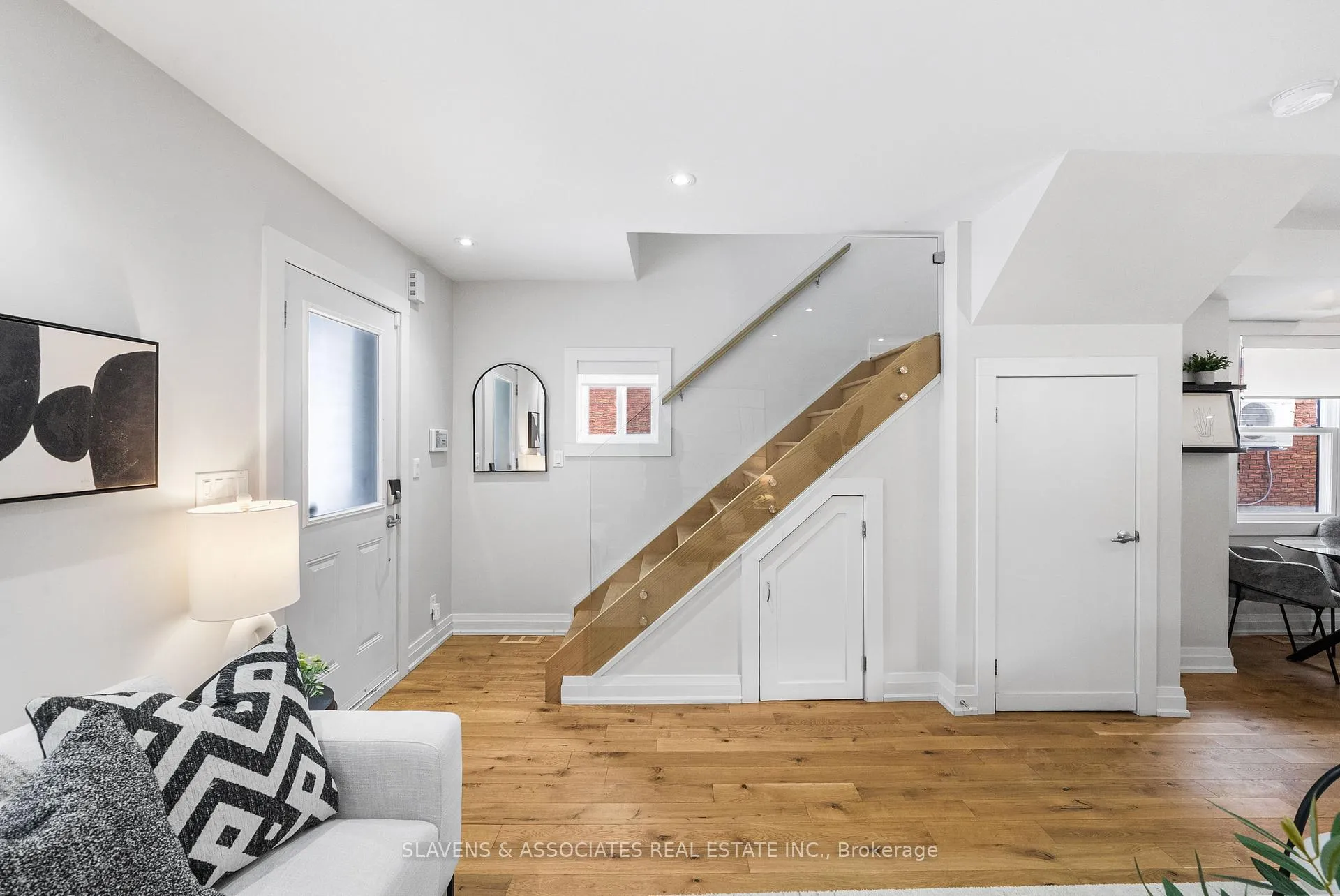 Photo 6 of 15 Ashbury Avenue, Toronto, Oakwood Village — HOMEH