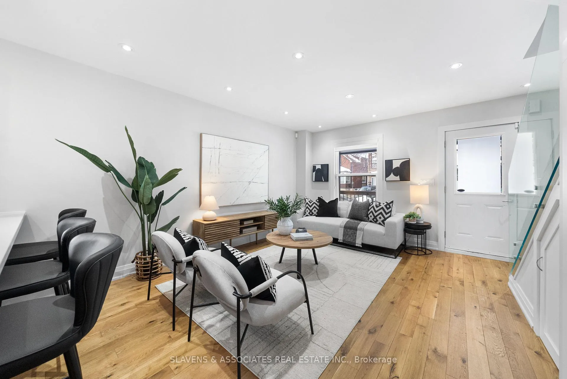 Photo 7 of 15 Ashbury Avenue, Toronto, Oakwood Village — HOMEH