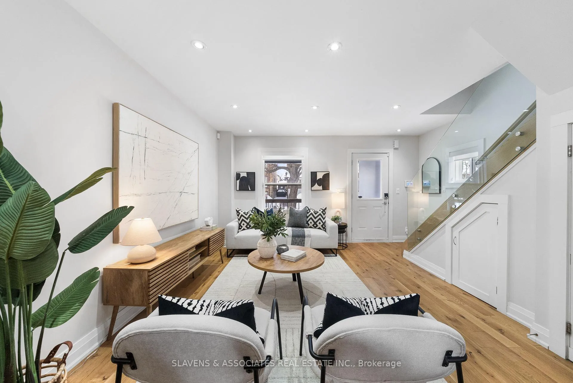 Photo 8 of 15 Ashbury Avenue, Toronto, Oakwood Village — HOMEH