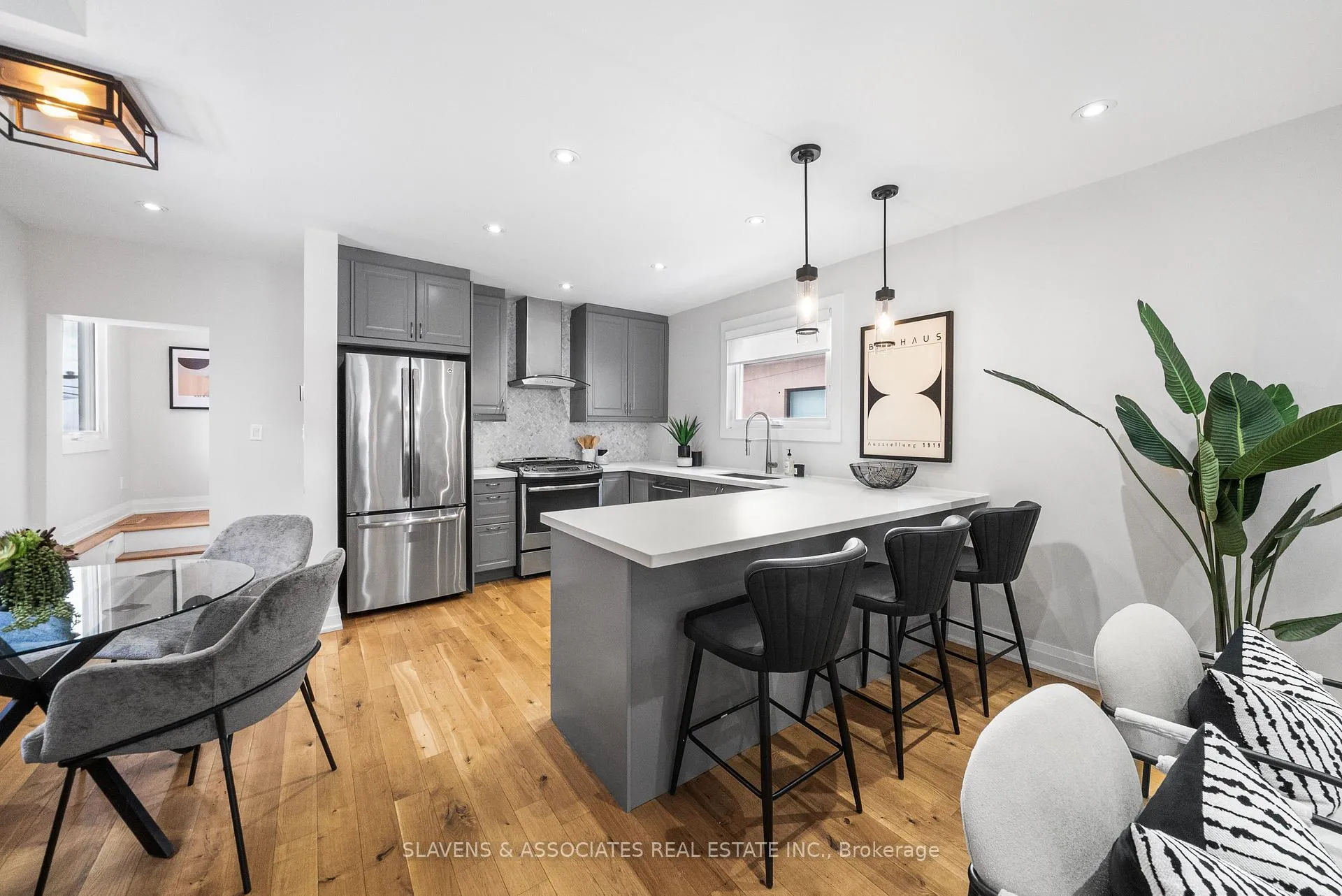 Photo 9 of 15 Ashbury Avenue, Toronto, Oakwood Village — HOMEH