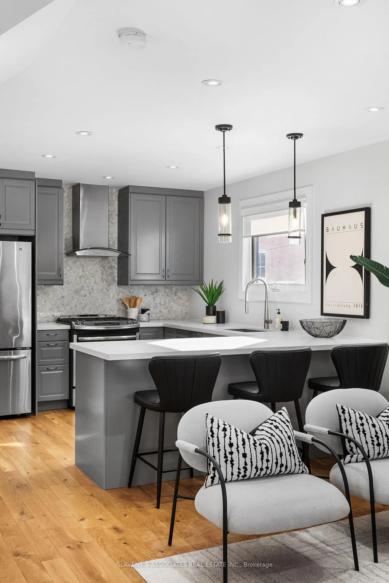 Photo 10 of 15 Ashbury Avenue, Toronto, Oakwood Village — HOMEH