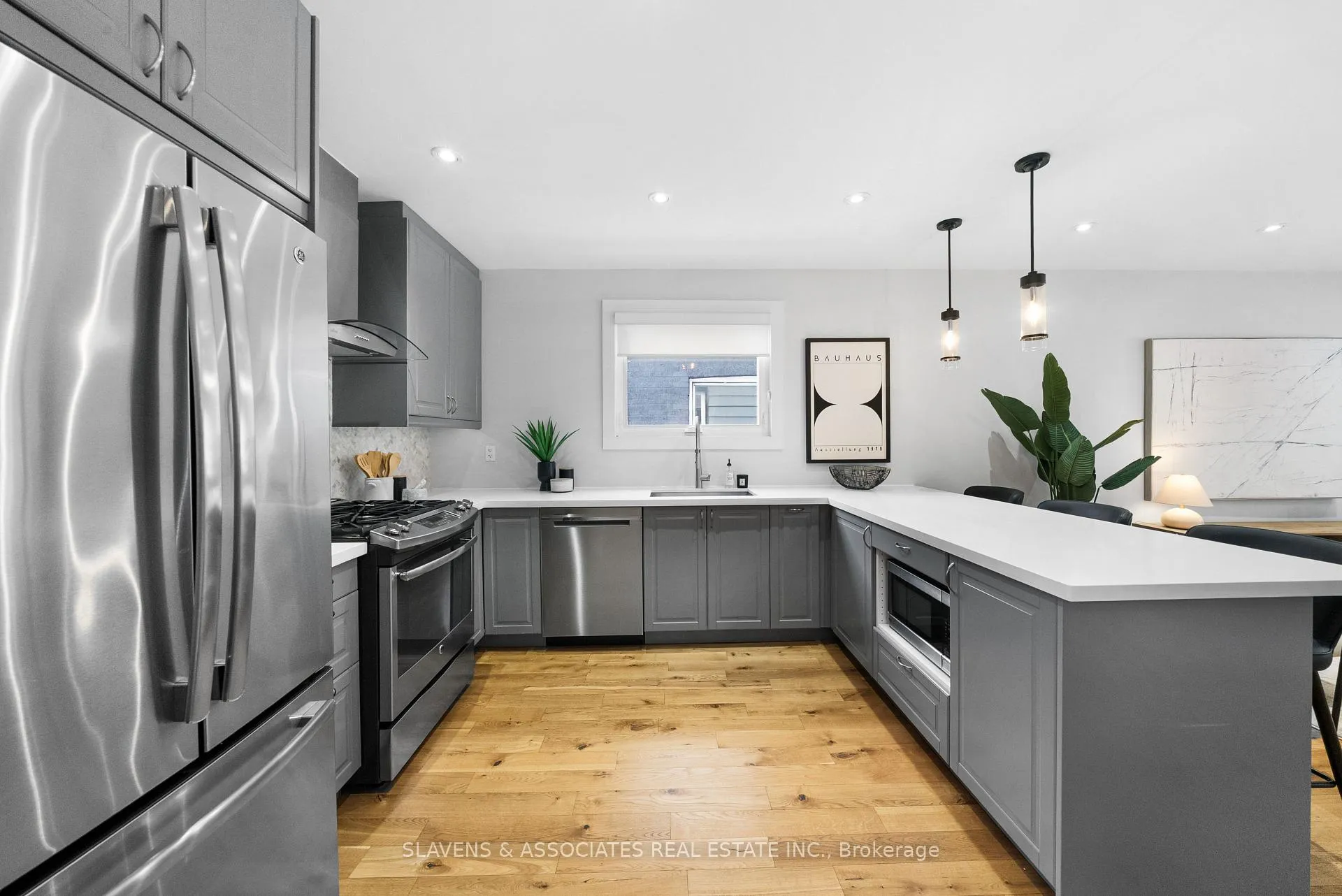 Photo 12 of 15 Ashbury Avenue, Toronto, Oakwood Village — HOMEH